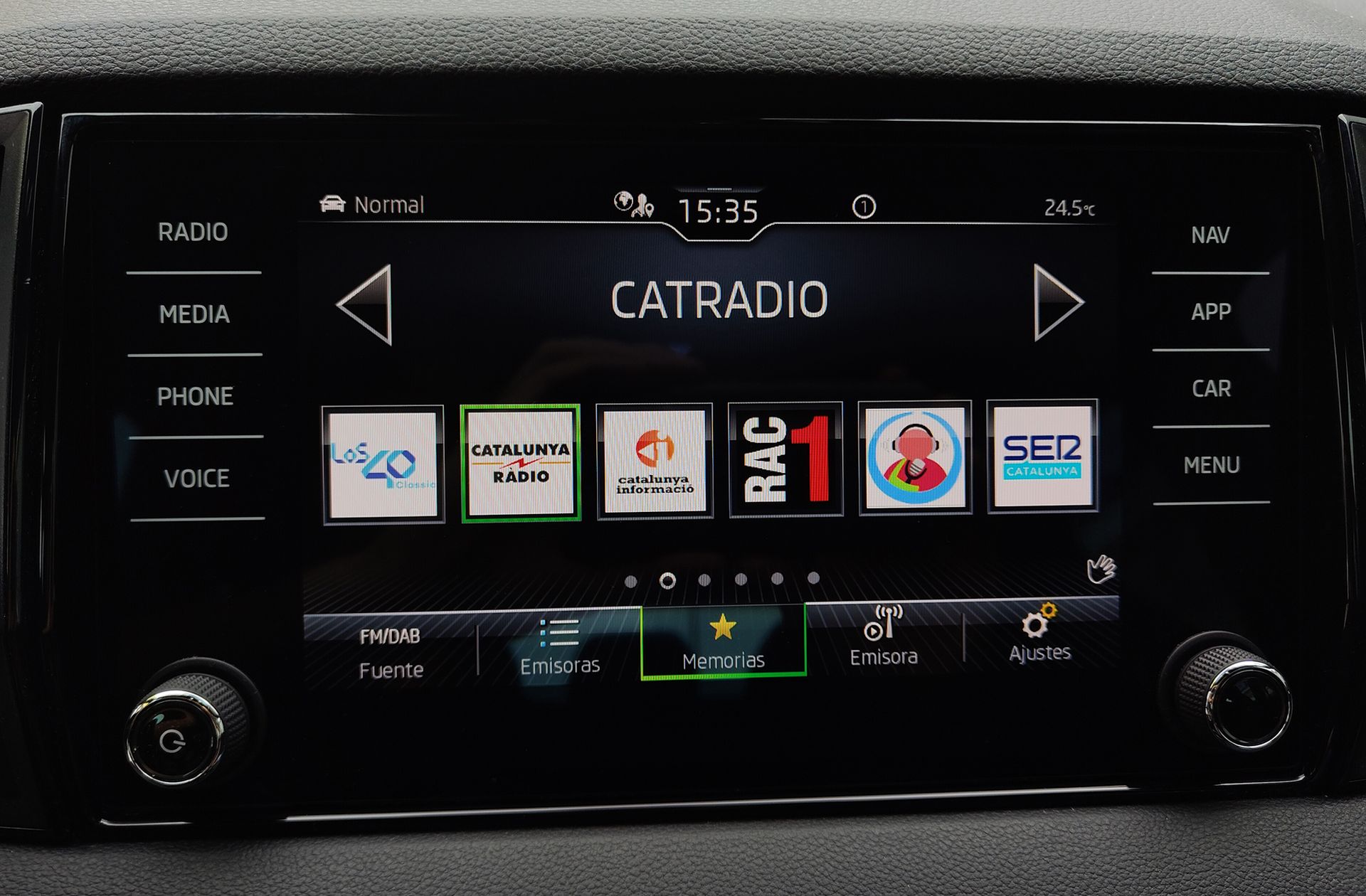 Škoda Karoq 1.5 TSI ACT Sportline - foto 37
