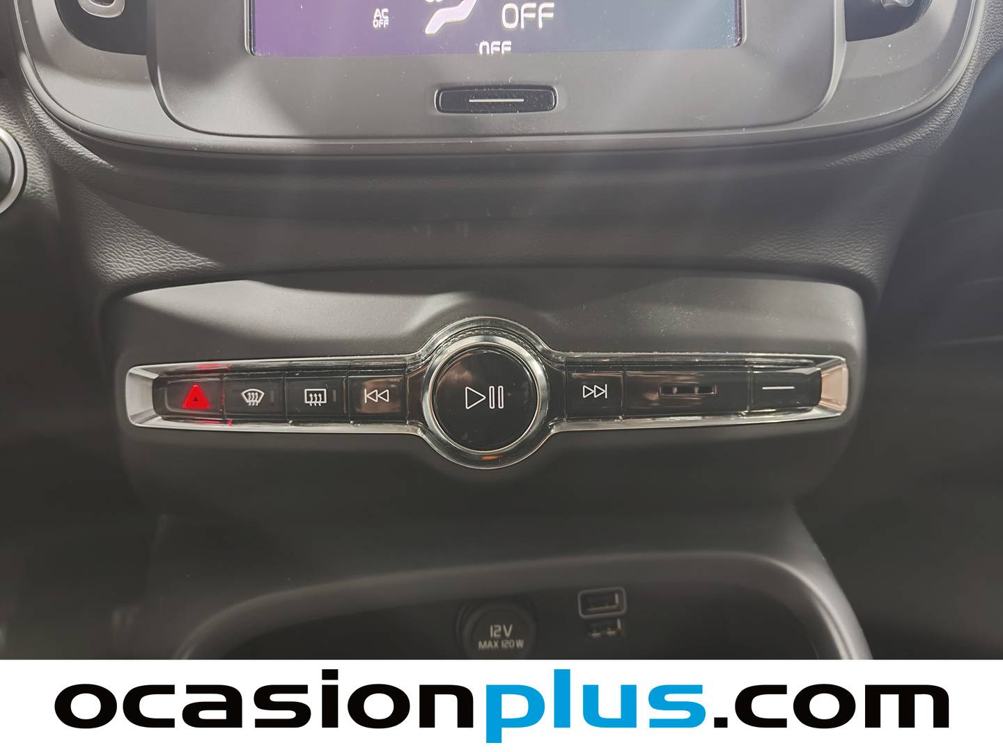 Foto Volvo XC40 Volvo XC40 T2 Essential (129 CV)