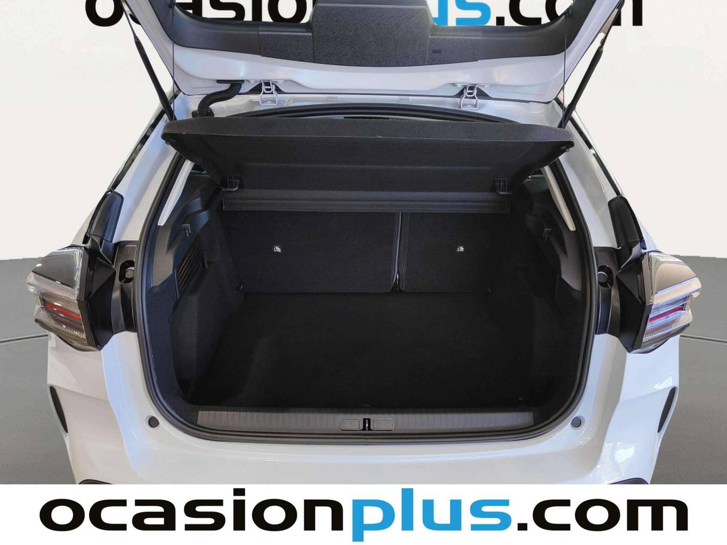 Fotos maletero Citroën C4 Citroën C4 Hybrid 145 Business Edition e-DCS6 (145 CV)