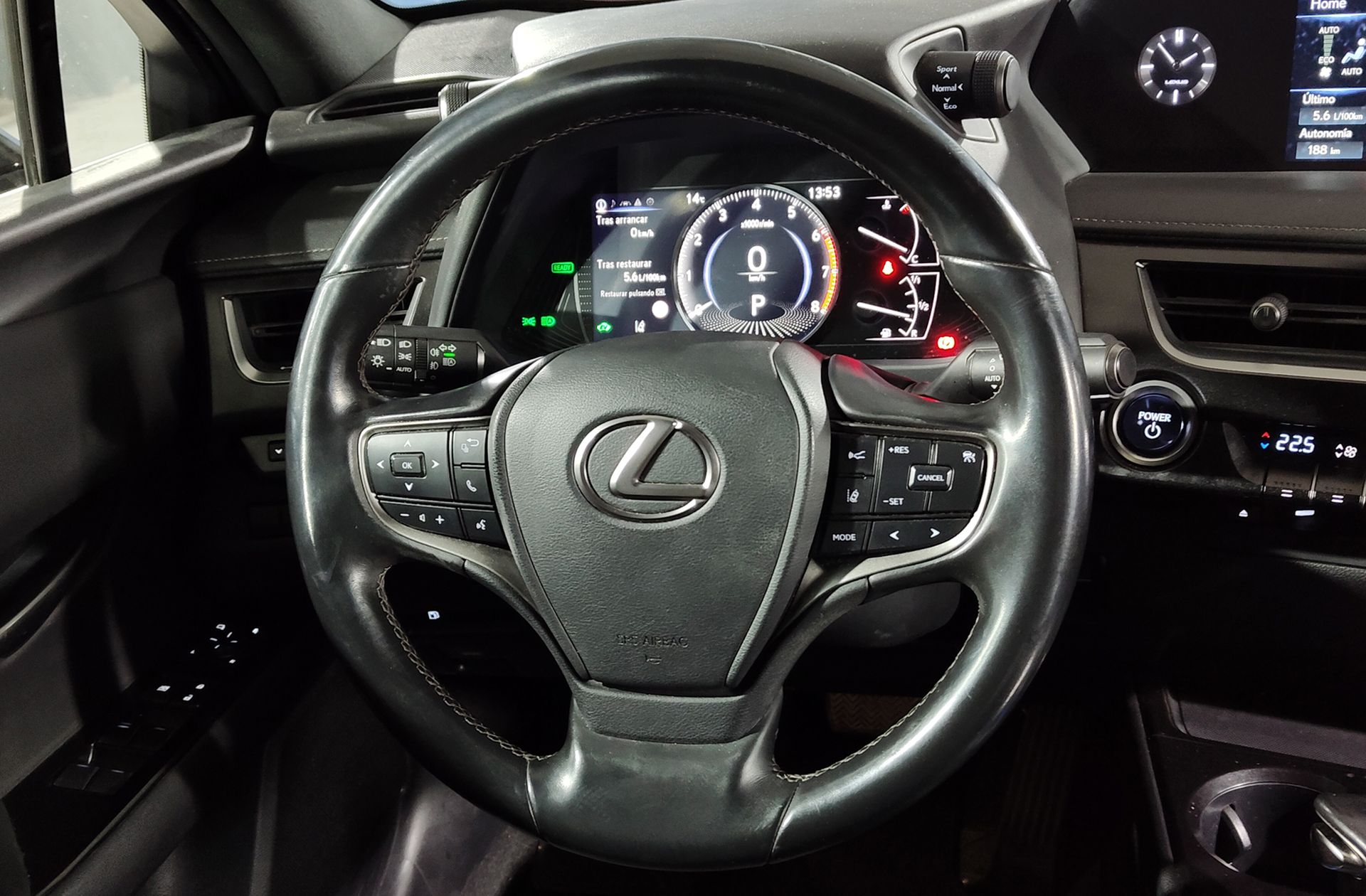 Lexus UX 250h Premium - foto 24