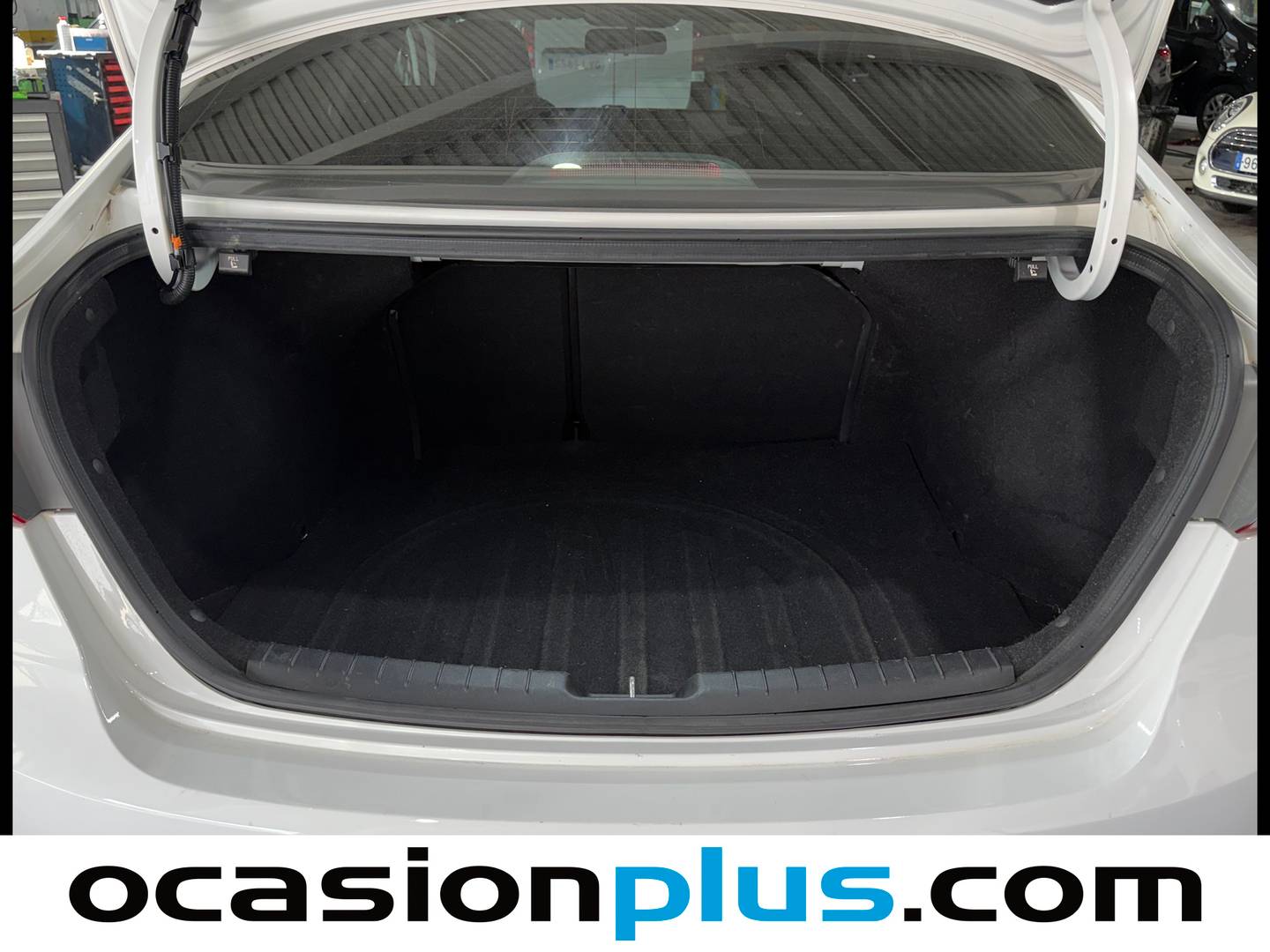 Fotos maletero Hyundai Elantra Hyundai Elantra 1.6 CRDi Tecno (136 CV)