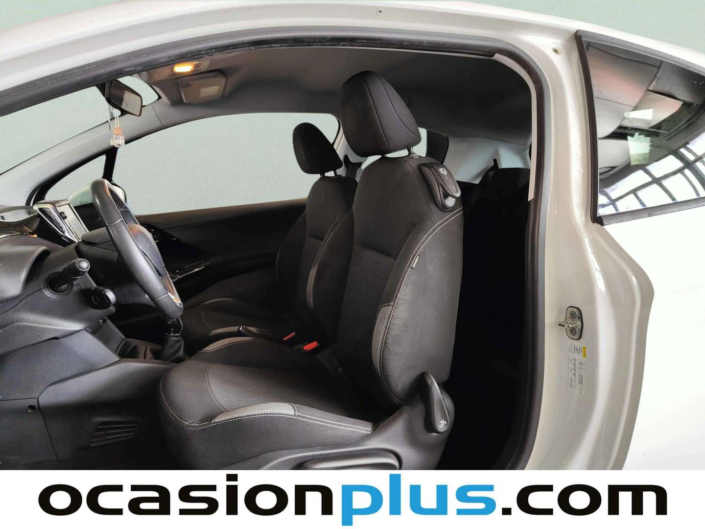 Foto asientos delanteros Peugeot 208 Peugeot 208 1.0L PureTech Active (68 CV)