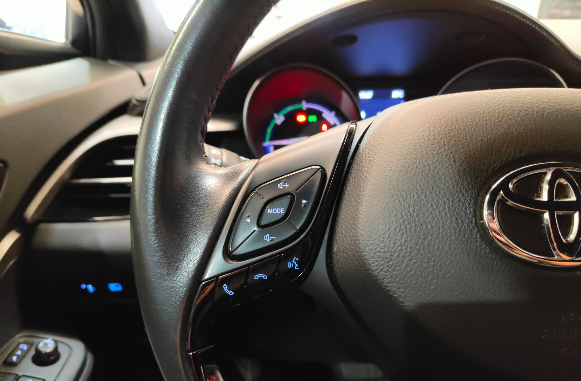 Toyota C-HR 1.8 125H Active - foto 22
