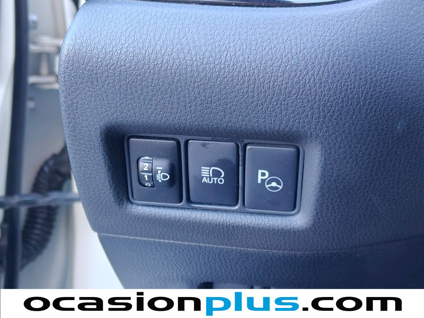 Toyota C-HR Toyota C-HR 1.8 125H Dynamic Plus (122 CV) 122cv