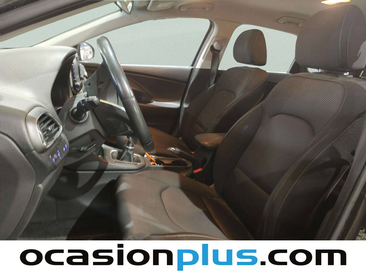 Foto asientos delanteros Hyundai i30 Hyundai i30 1.6 CRDI Tecno (110 CV)