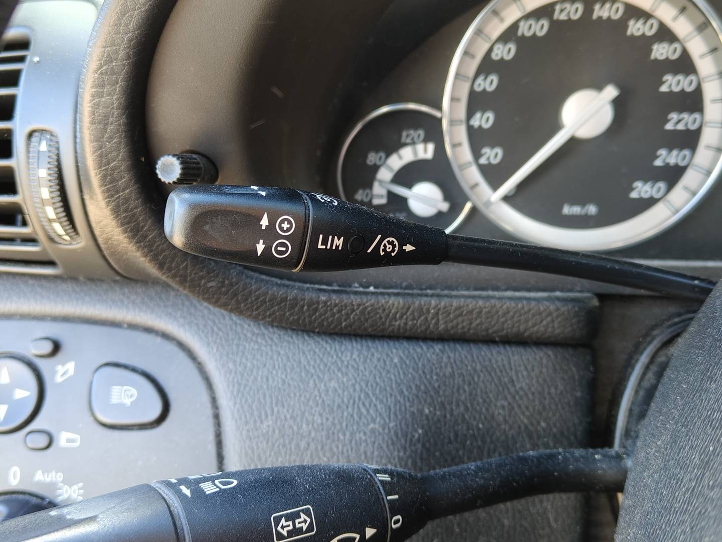 Foto Mercedes Clase C Mercedes-Benz Clase C 180 K Classic (143 CV)