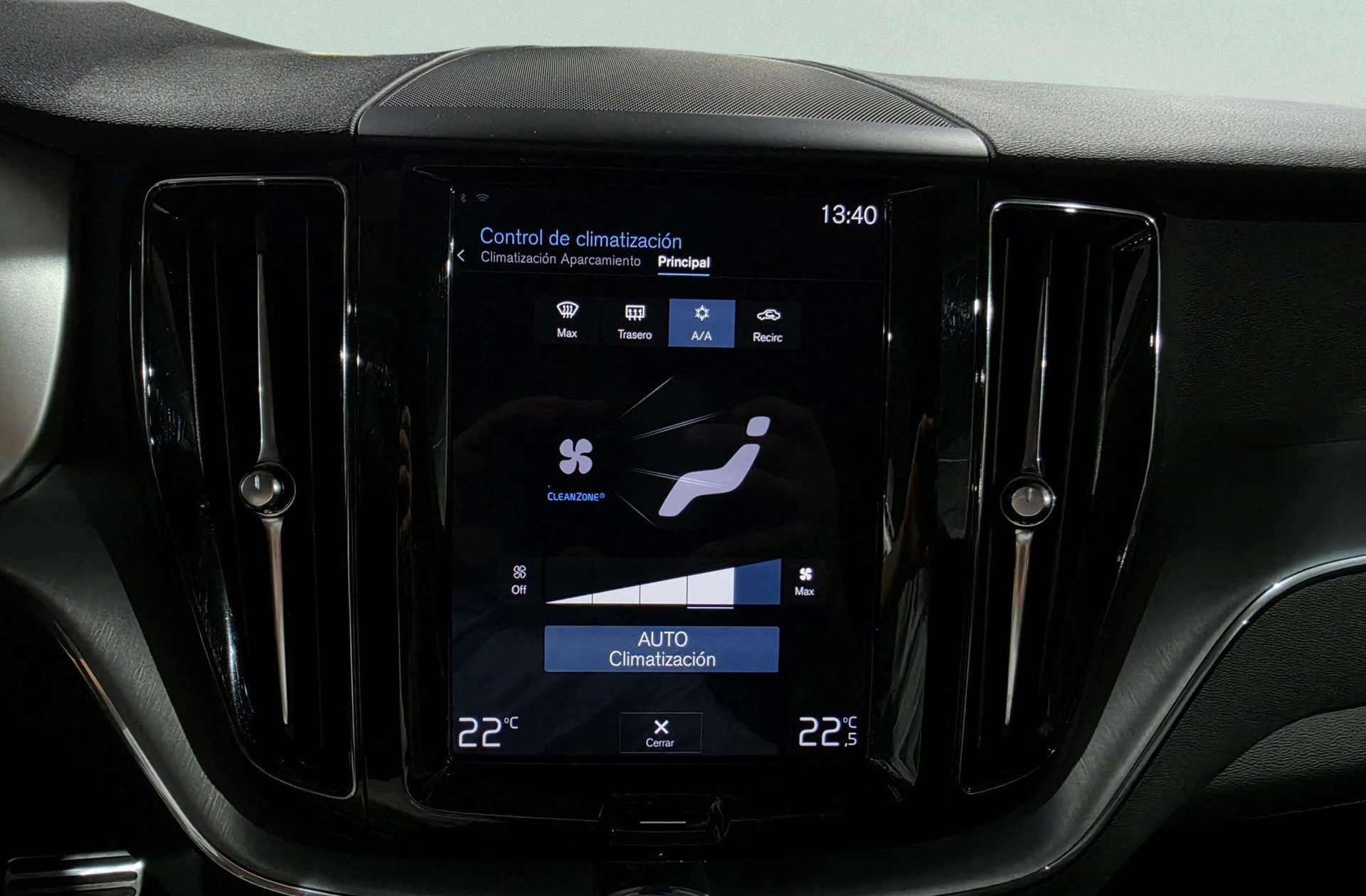 Volvo XC60 D4 Business Plus - foto 30