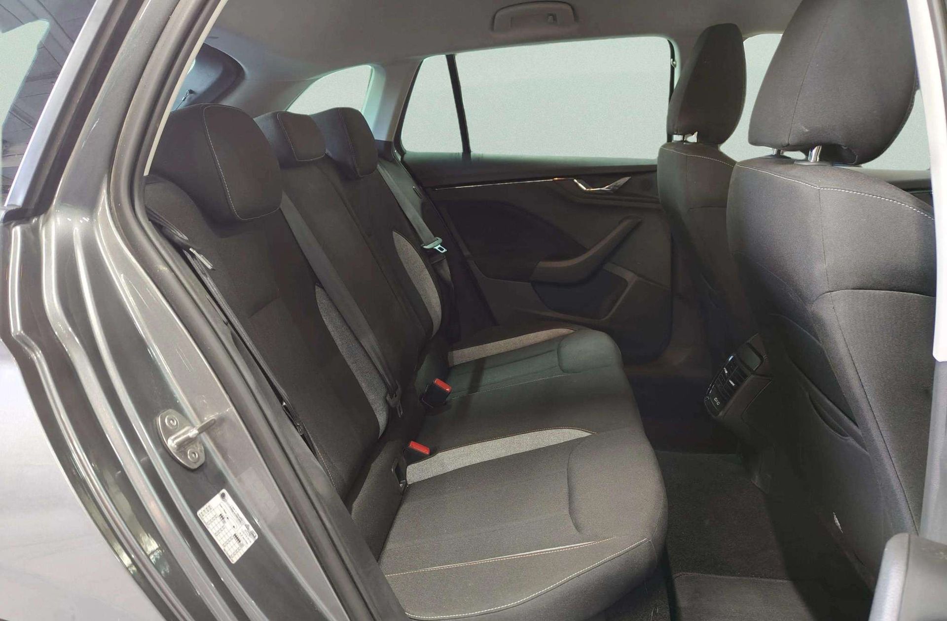 Škoda Scala 1.0 TSI Selection DSG - foto 20