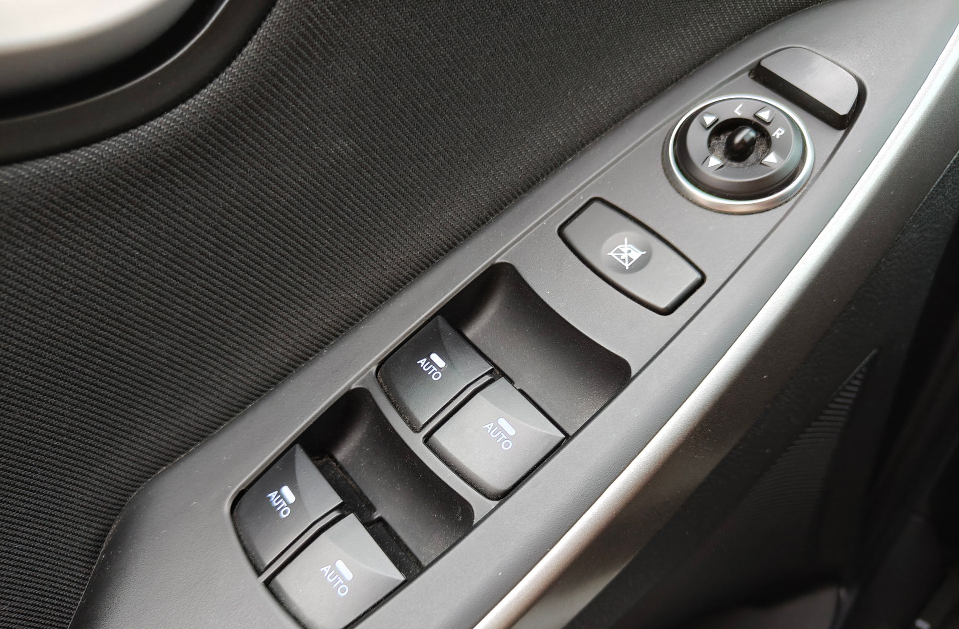 Hyundai i30 1.6 GDi BlueDrive Tecno - foto 30