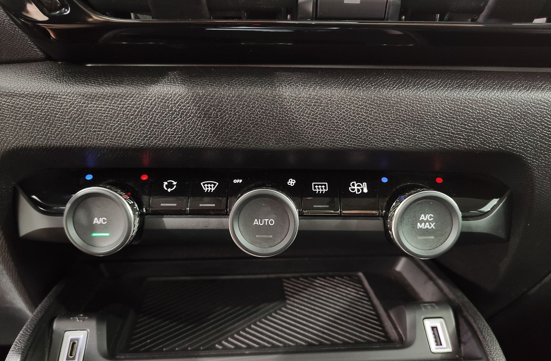 Citroën C4 PureTech 130 Plus EAT8 - foto 31