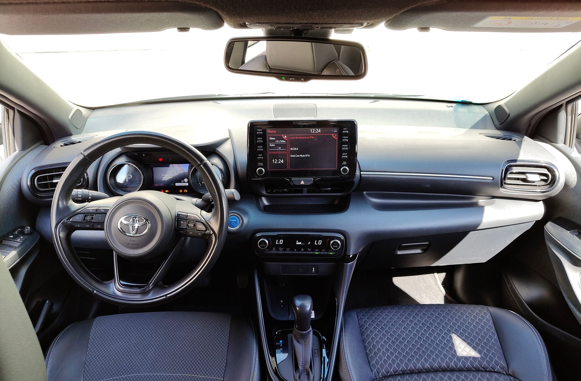 Toyota Yaris 120H Style - foto 6