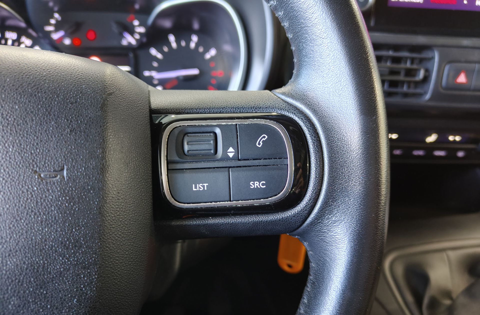 Citroën Berlingo BlueHDi 100 Talla M Shine - foto 28