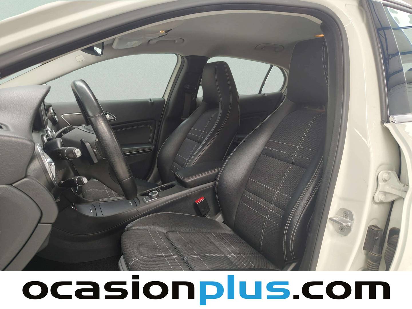 Foto asientos delanteros Mercedes GLA Mercedes GLA 200 d AMG Line (136 CV)