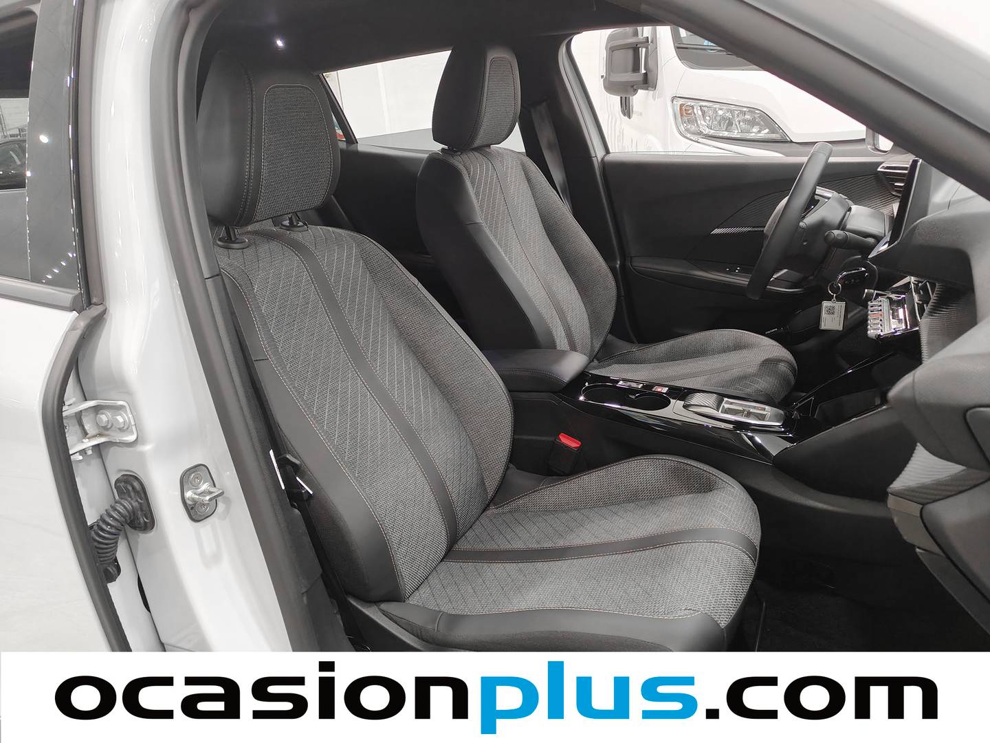 Peugeot 2008 Peugeot 2008 Allure Hybrid eDCS6 107 kW (145 CV) híbrido