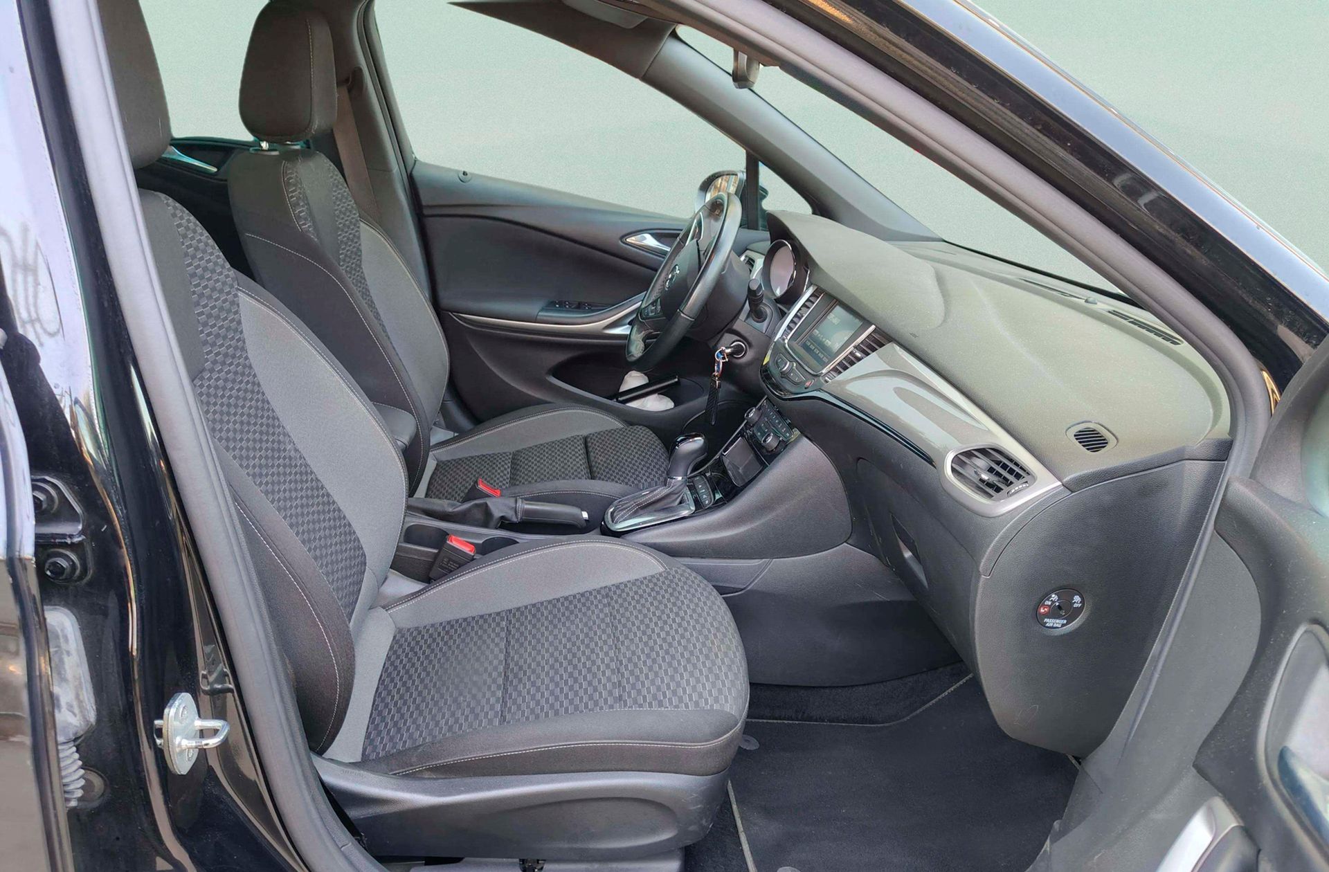 Opel Astra Sports Tourer 1.4T SHT Business Elegance CVT - foto 17