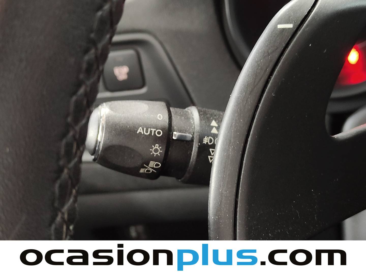 Equipamiento del Citroën C4 Citroën C4 1.6 e-HDi Collection CMP (114 CV)