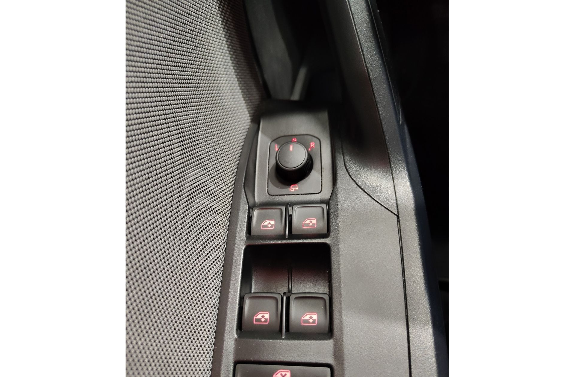 SEAT Arona 1.0 TSI FR - foto 34
