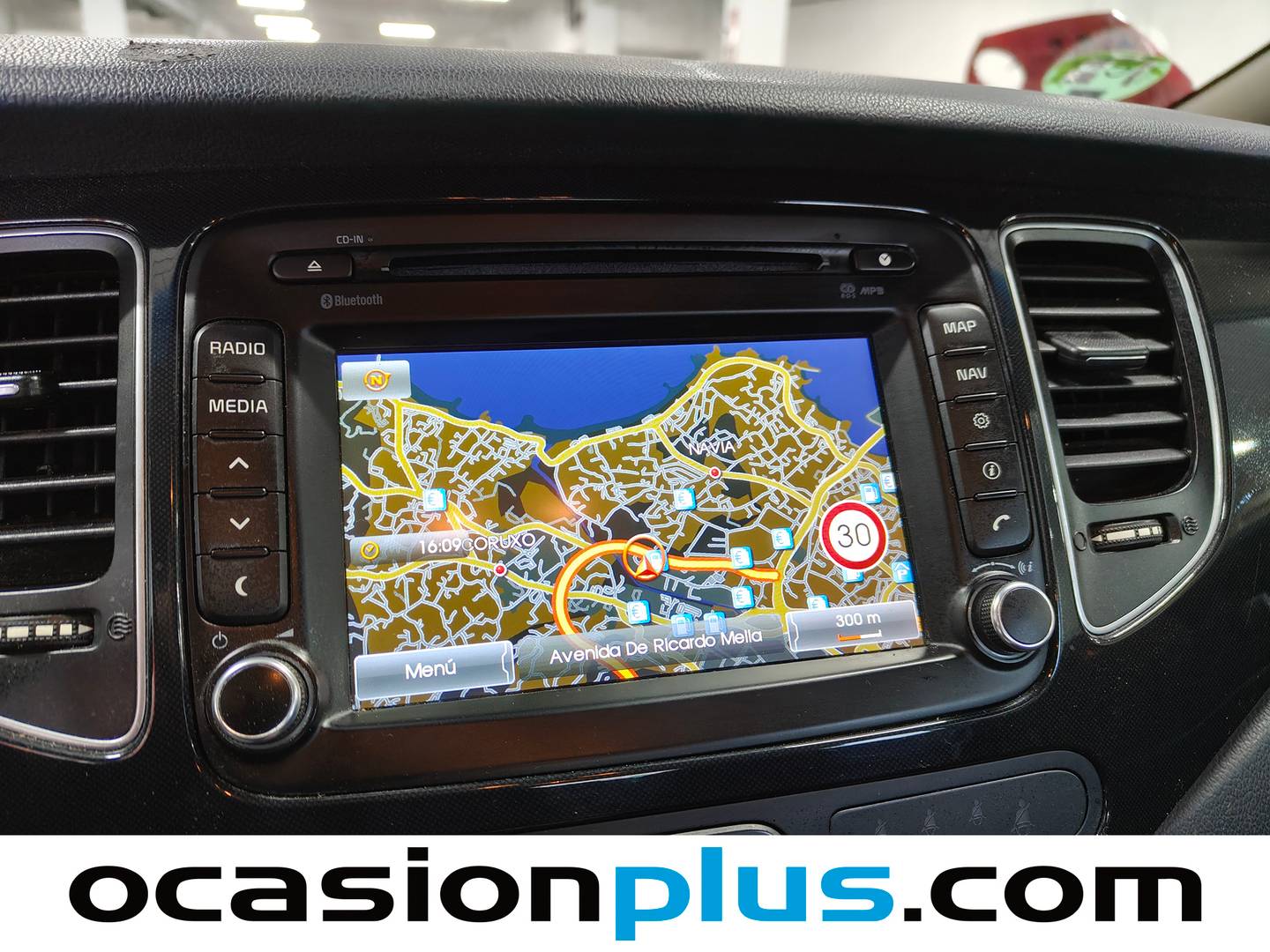 Extras y acabados del KIA Carens KIA Carens 1.6 GDi UEFA Euro 2016 Eco-Dynamics  (135 CV)