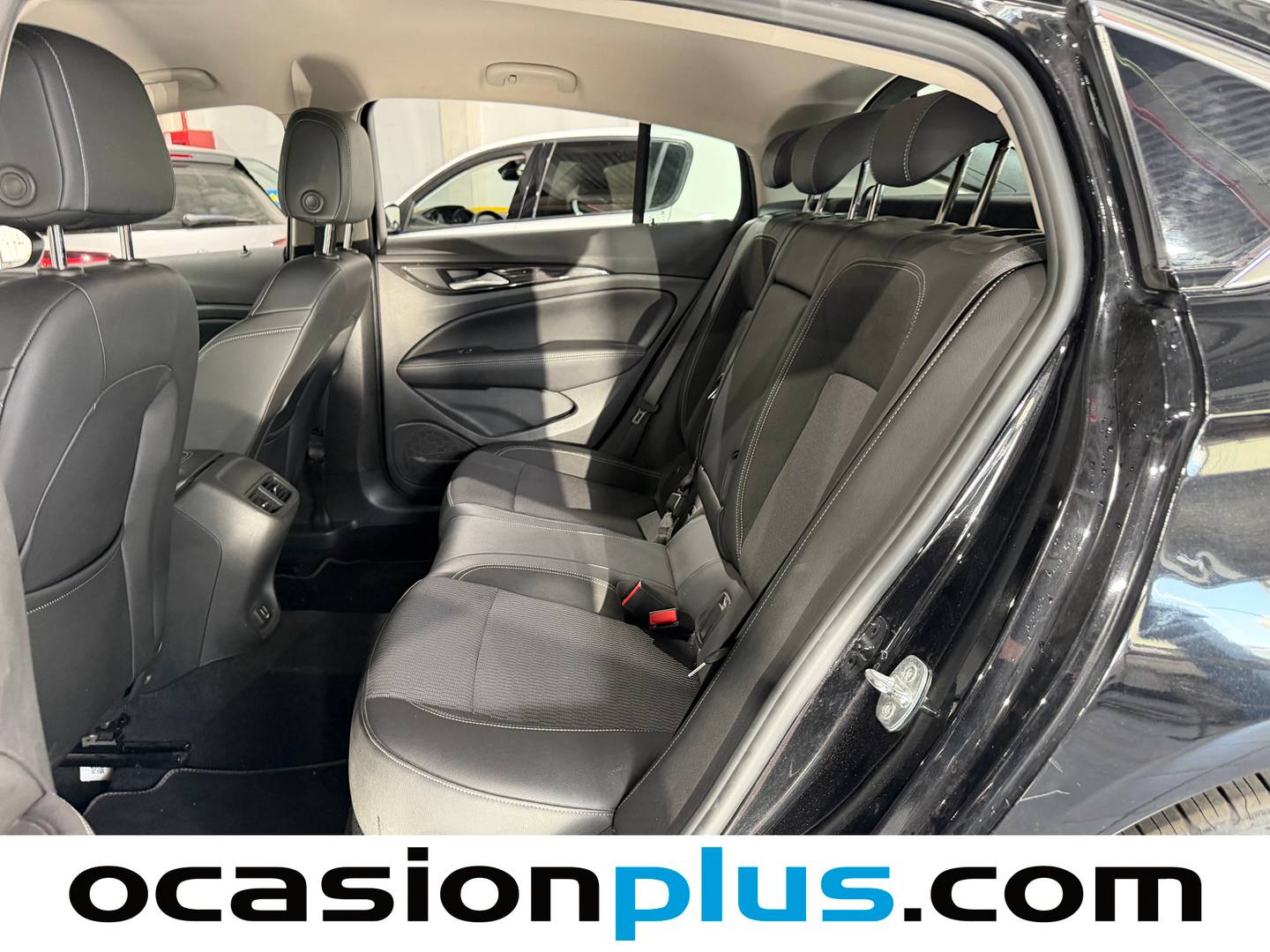 Foto asientos traseros Opel Insignia Opel Insignia 2.0T SHT Business Elegance AT9 (170 CV)