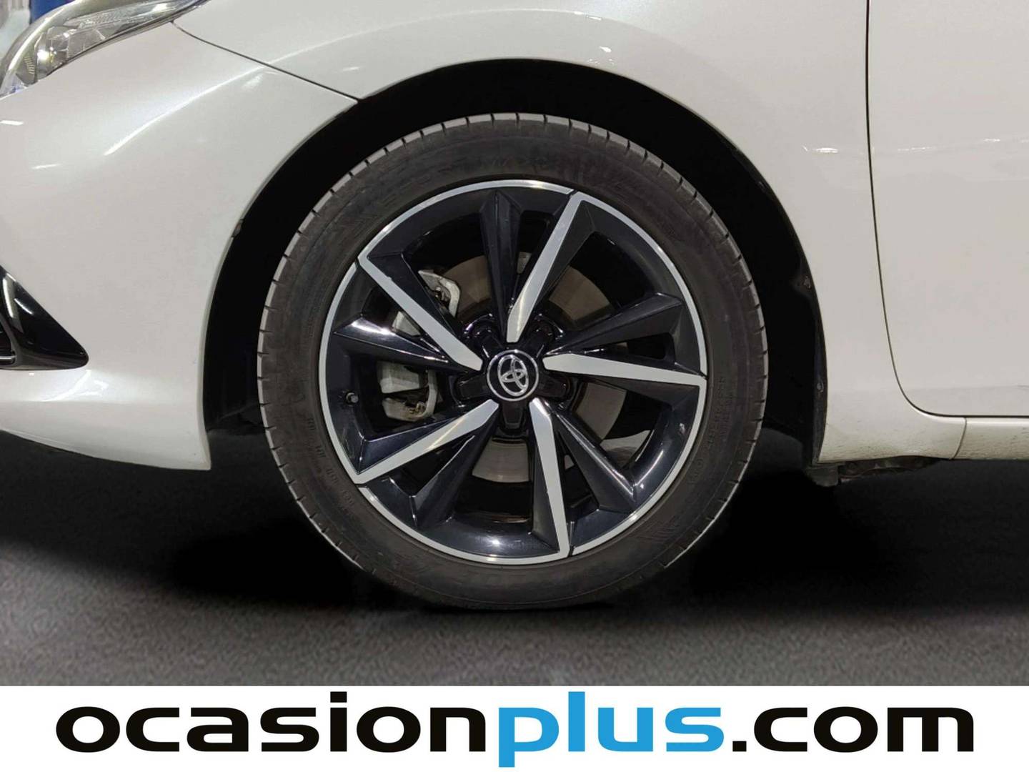 Toyota Auris Toyota Auris 140H Hybrid Feel! Edition (136 CV) seminuevo