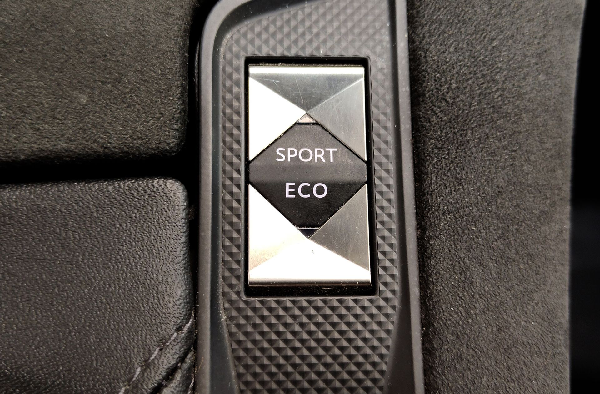DS 7 Crossback BlueHDi 130 Performance Line - foto 33