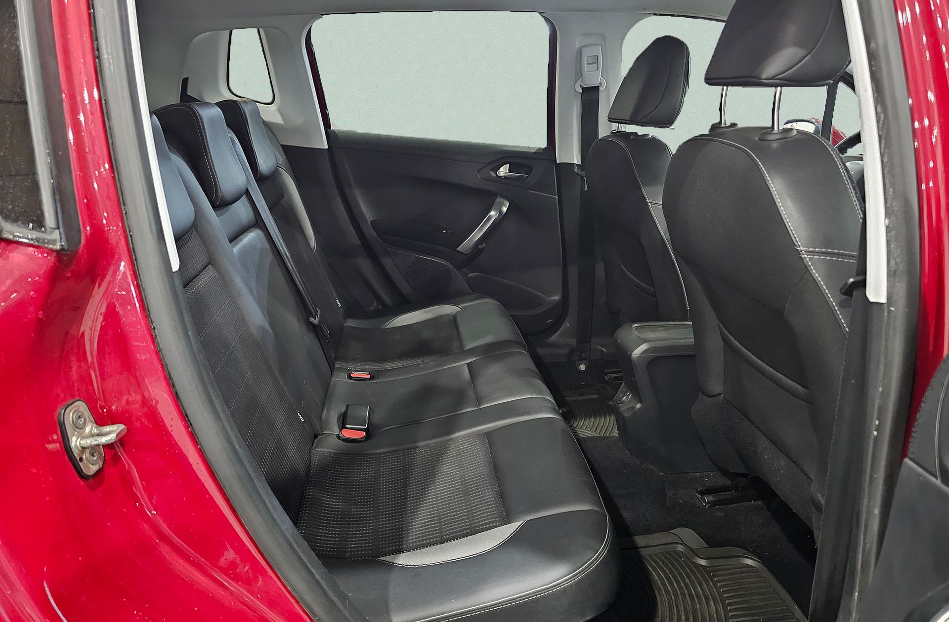 Peugeot 2008 PureTech 110 Allure EAT6 - foto 18