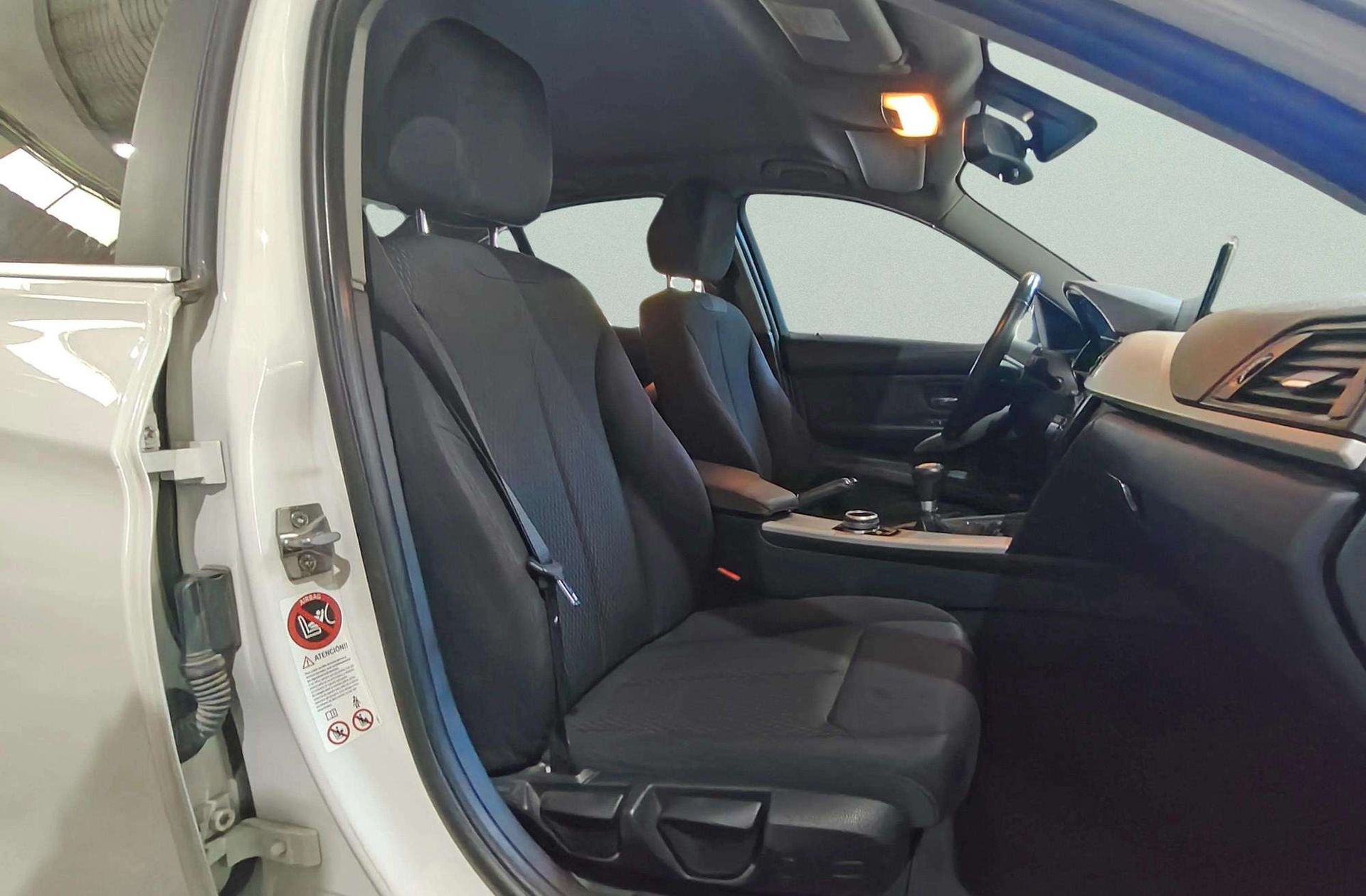 BMW Serie 3 318d - foto 20