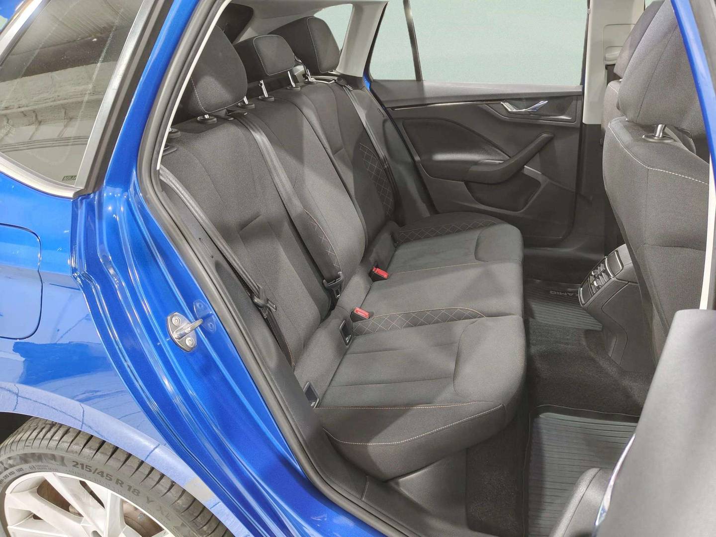 Foto Skoda Kamiq Skoda Kamiq 1.5 TSI 125 Aniversario (150 CV)