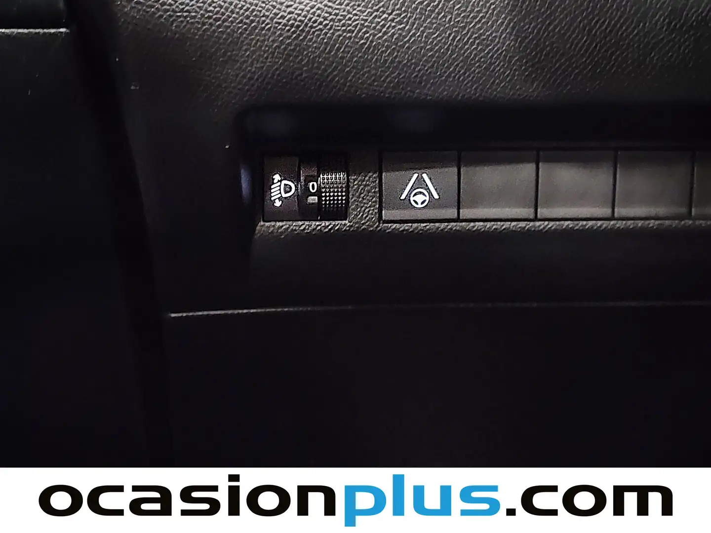 Foto Peugeot 2008 Peugeot 2008 Allure Hybrid eDCS6 (136 CV)