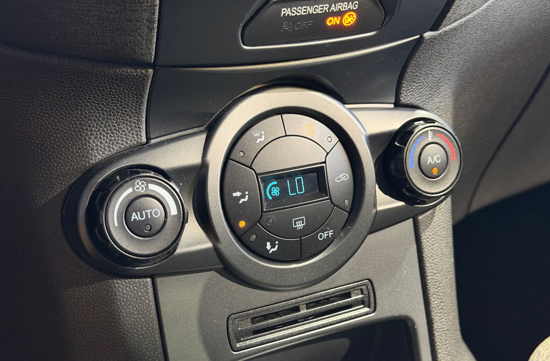 Ford Fiesta 1.0 EcoBoost Trend - foto 25