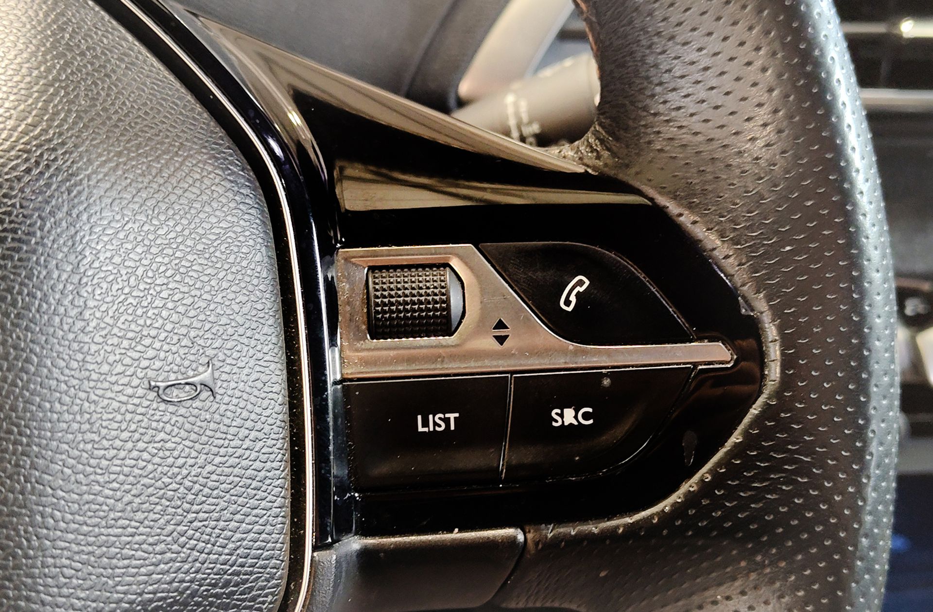 Peugeot 3008 PureTech 130 GT Line - foto 24
