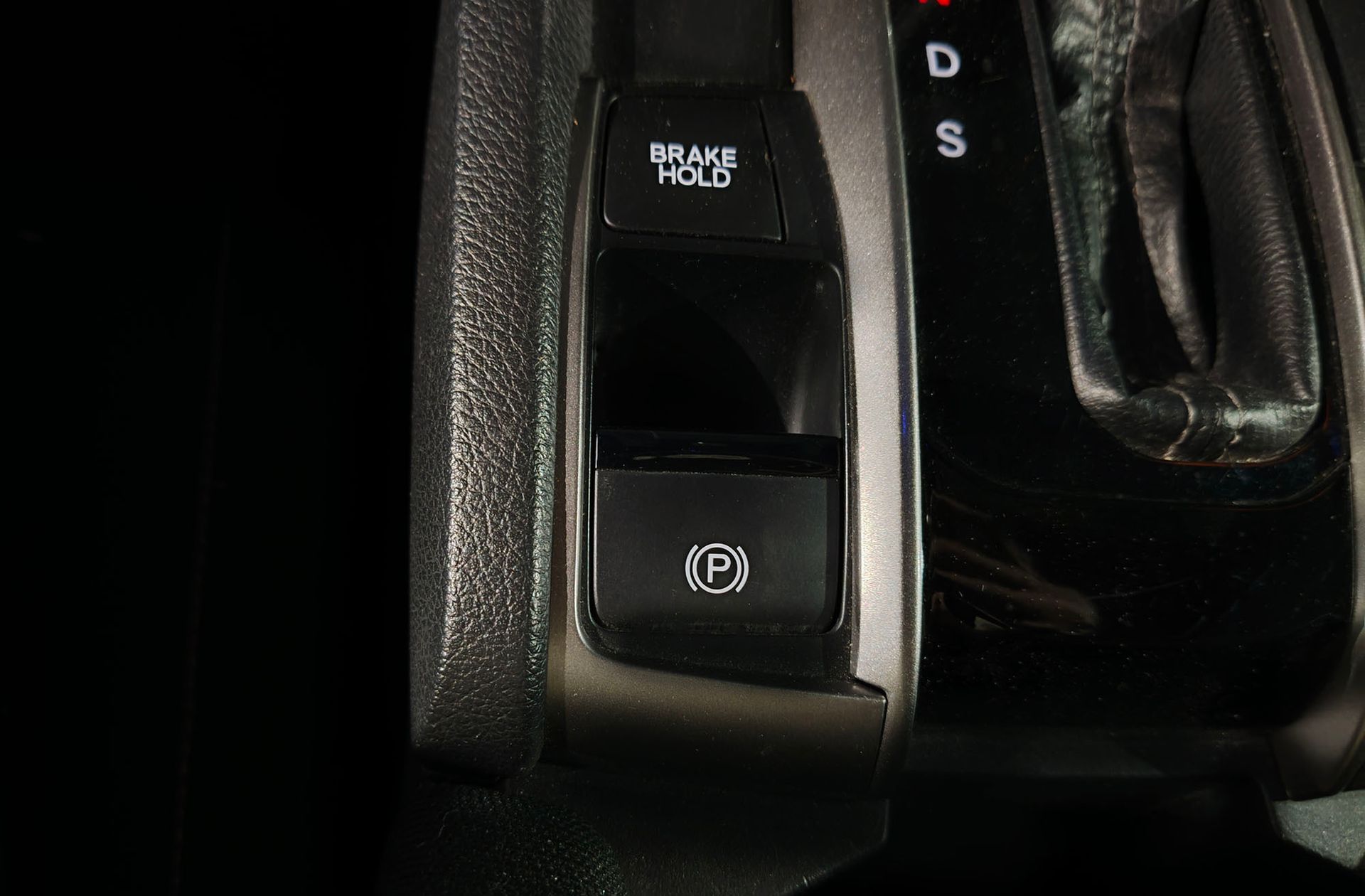 Honda Civic 1.0 I-VTEC Elegance CVT - foto 29