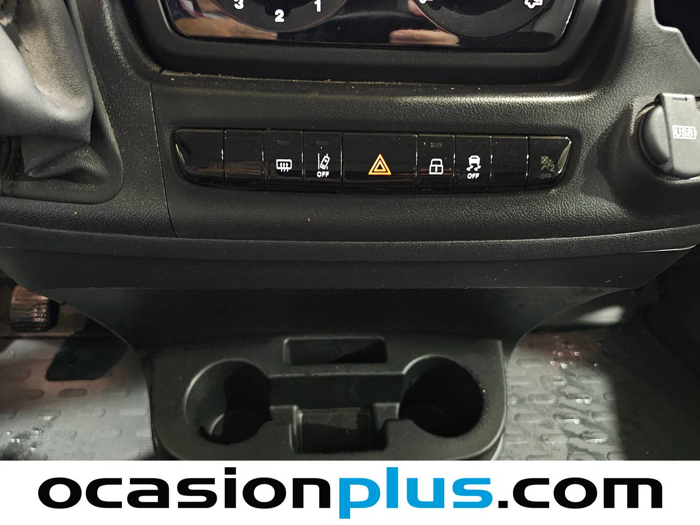 Equipamiento del Peugeot Boxer Peugeot Boxer Furgon BlueHDi 140 S&S 335 L2H2 (140 CV)