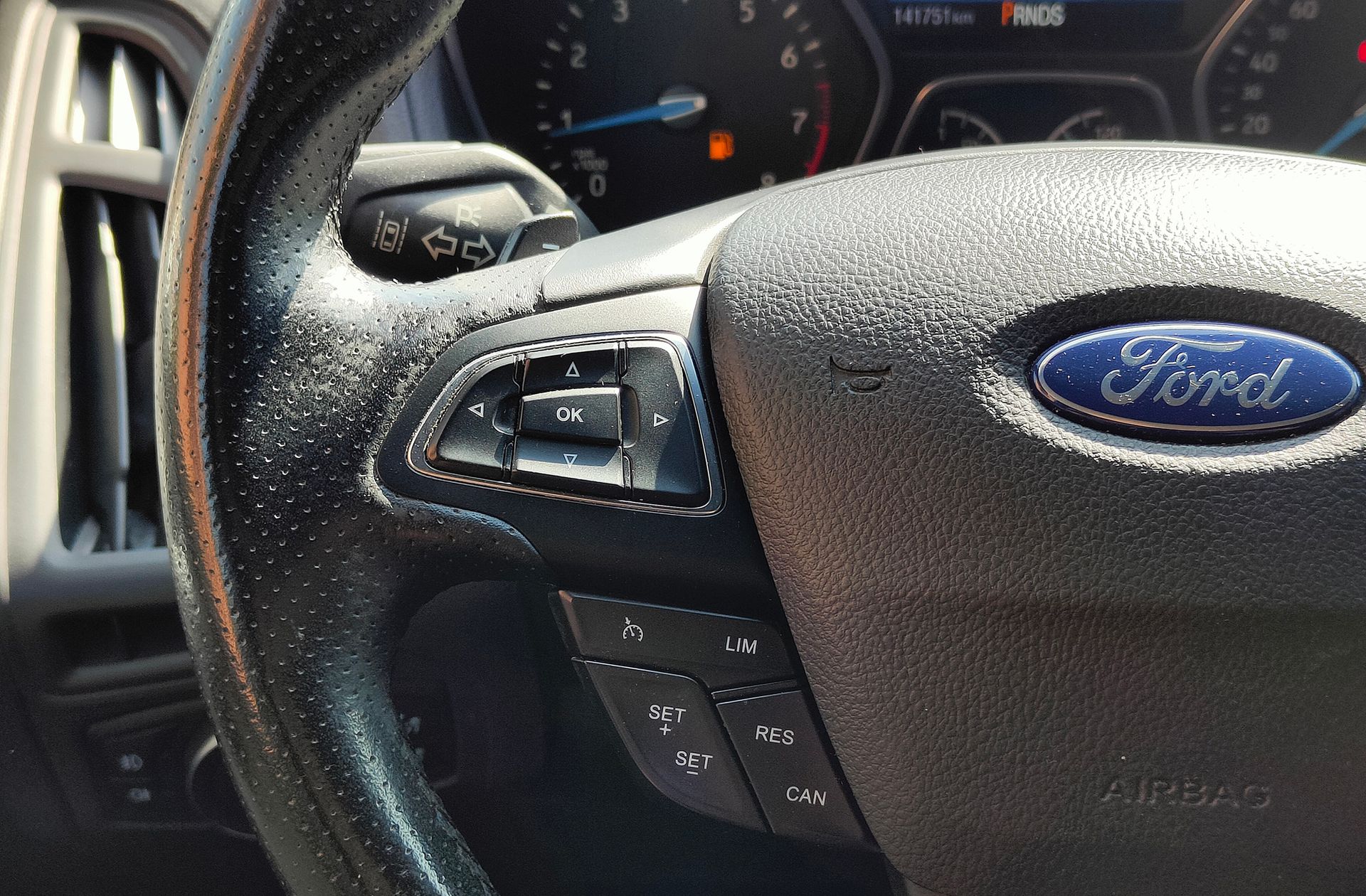 Ford Focus 1.0 EcoBoost ST-Line - foto 26