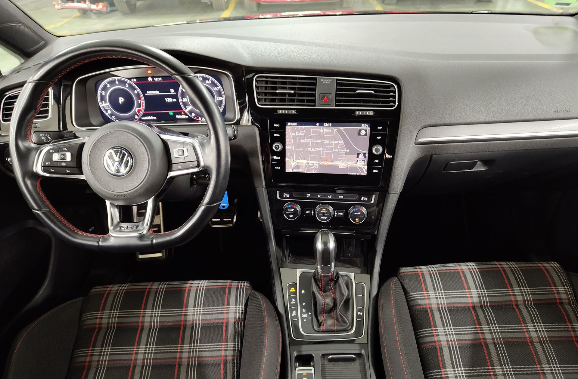 Volkswagen Golf GTI Performance 2.0 TSI DSG - foto 7