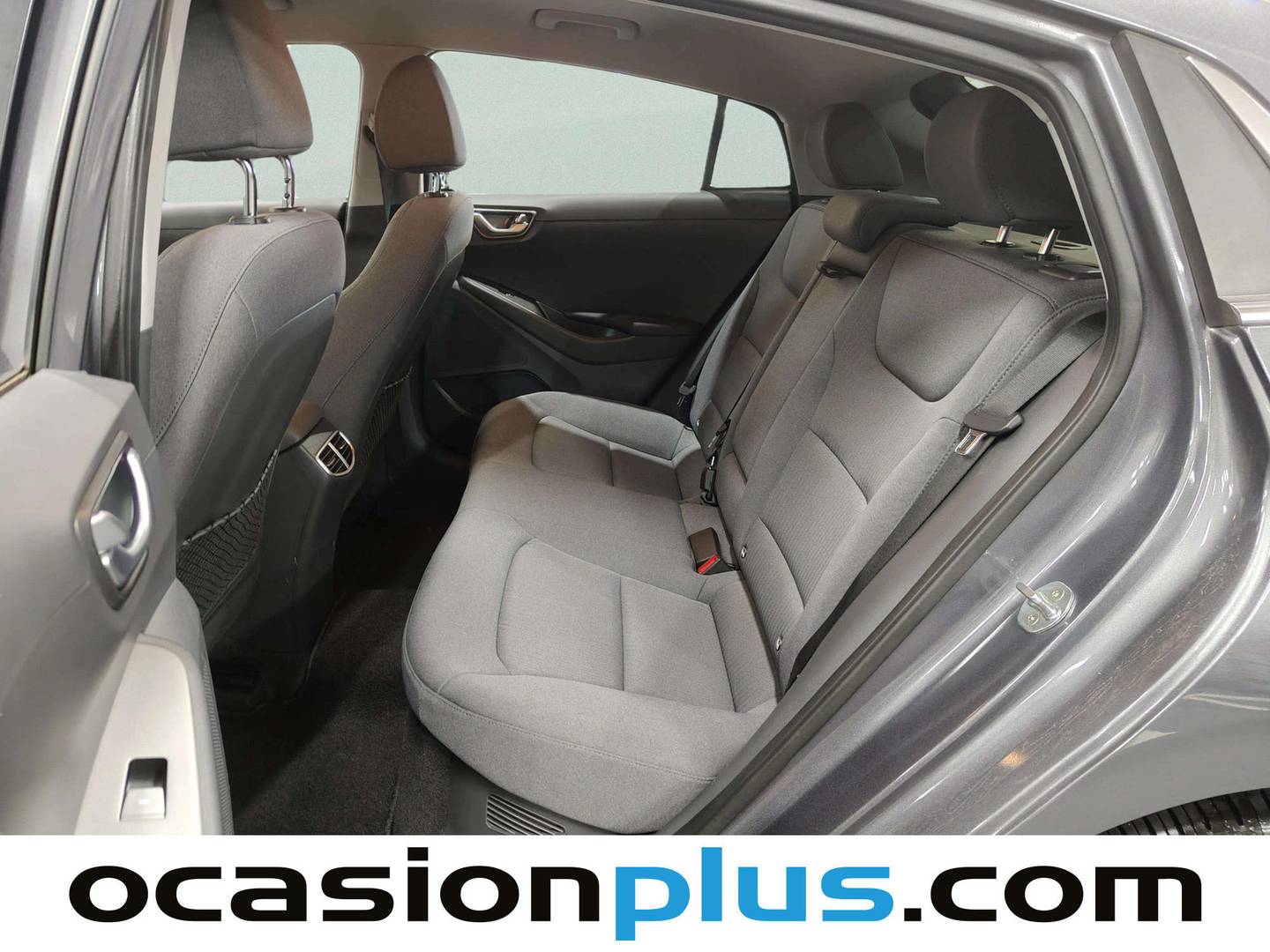 Foto asientos traseros Hyundai IONIQ Hyundai Ioniq 1.6 GDI HEV Tecno DT (141 CV)