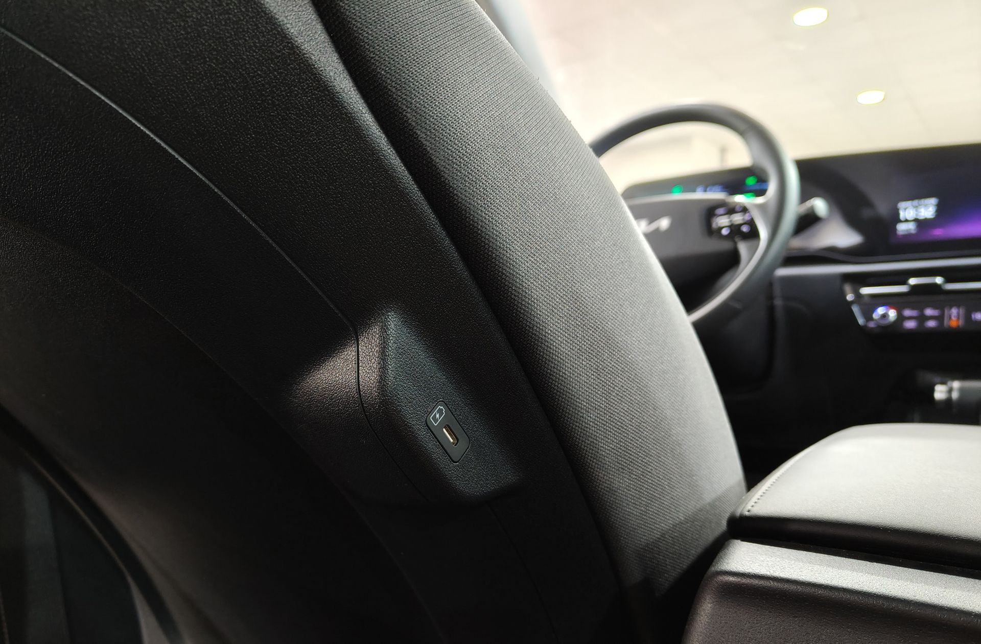 Kia Niro 1.6 GDi HEV Concept - foto 32