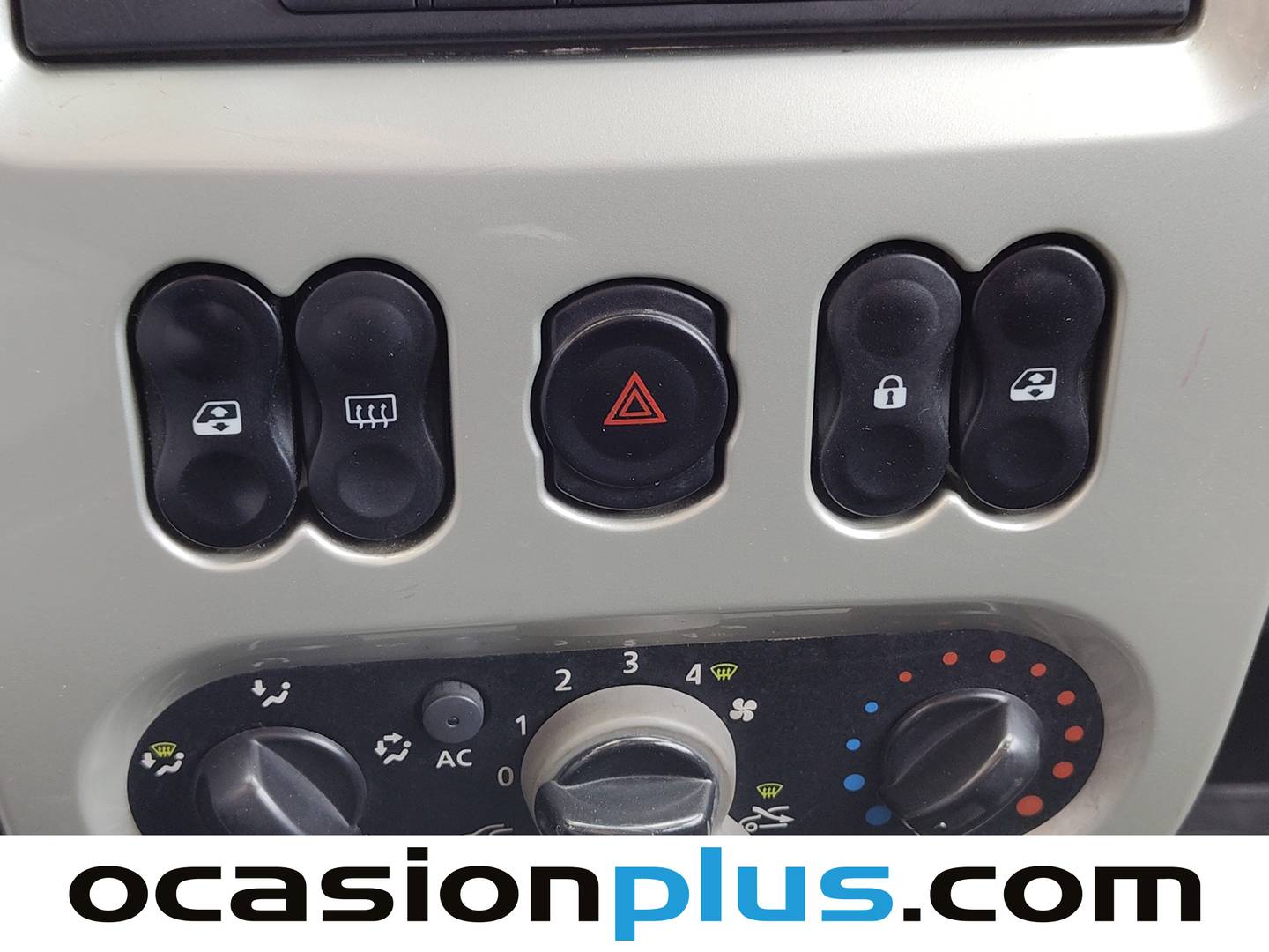 Dacia Sandero Dacia Sandero Laureate 1.2 (75 CV) 75cv