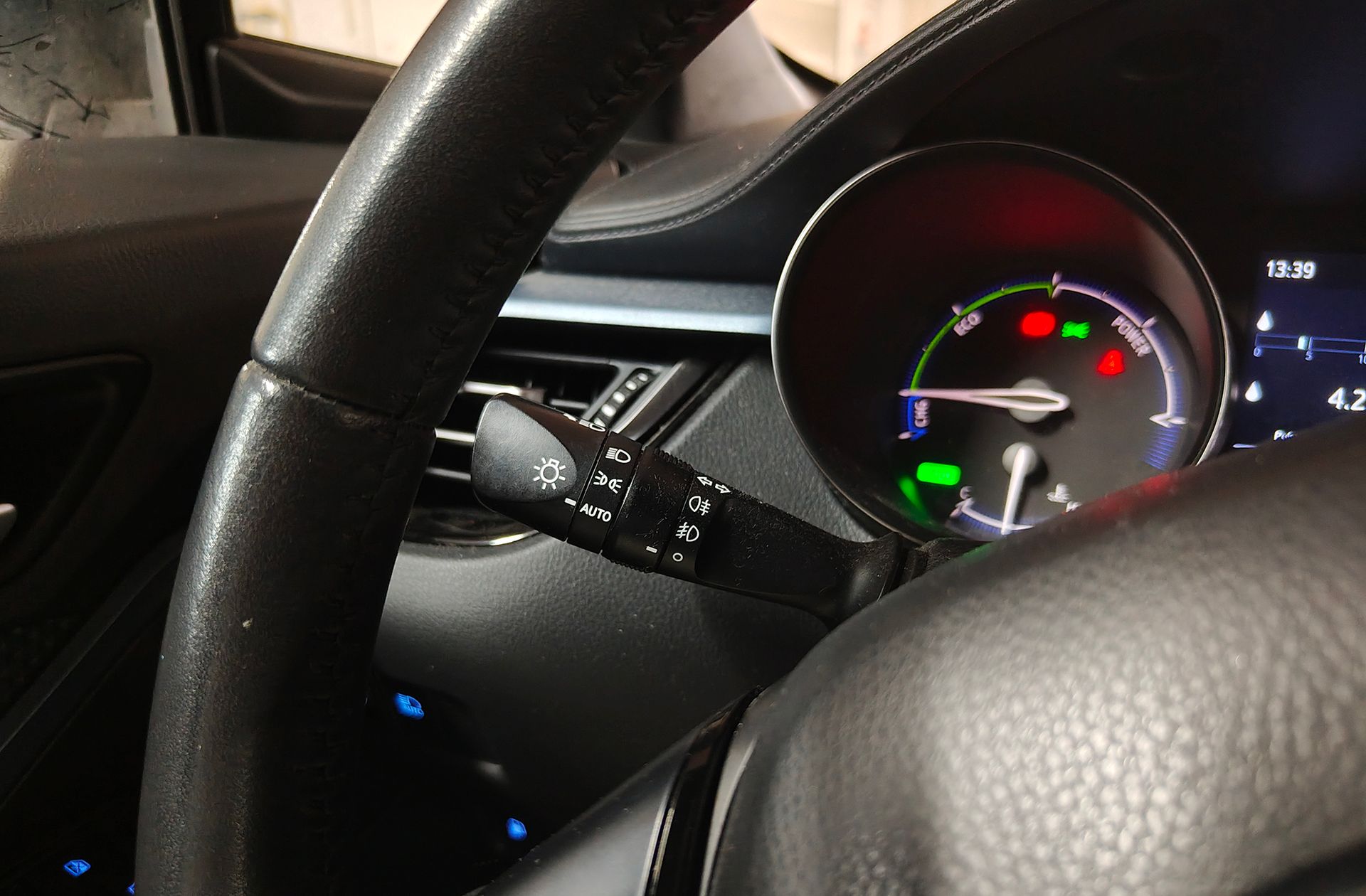 Toyota C-HR 1.8 125H Advance - foto 24