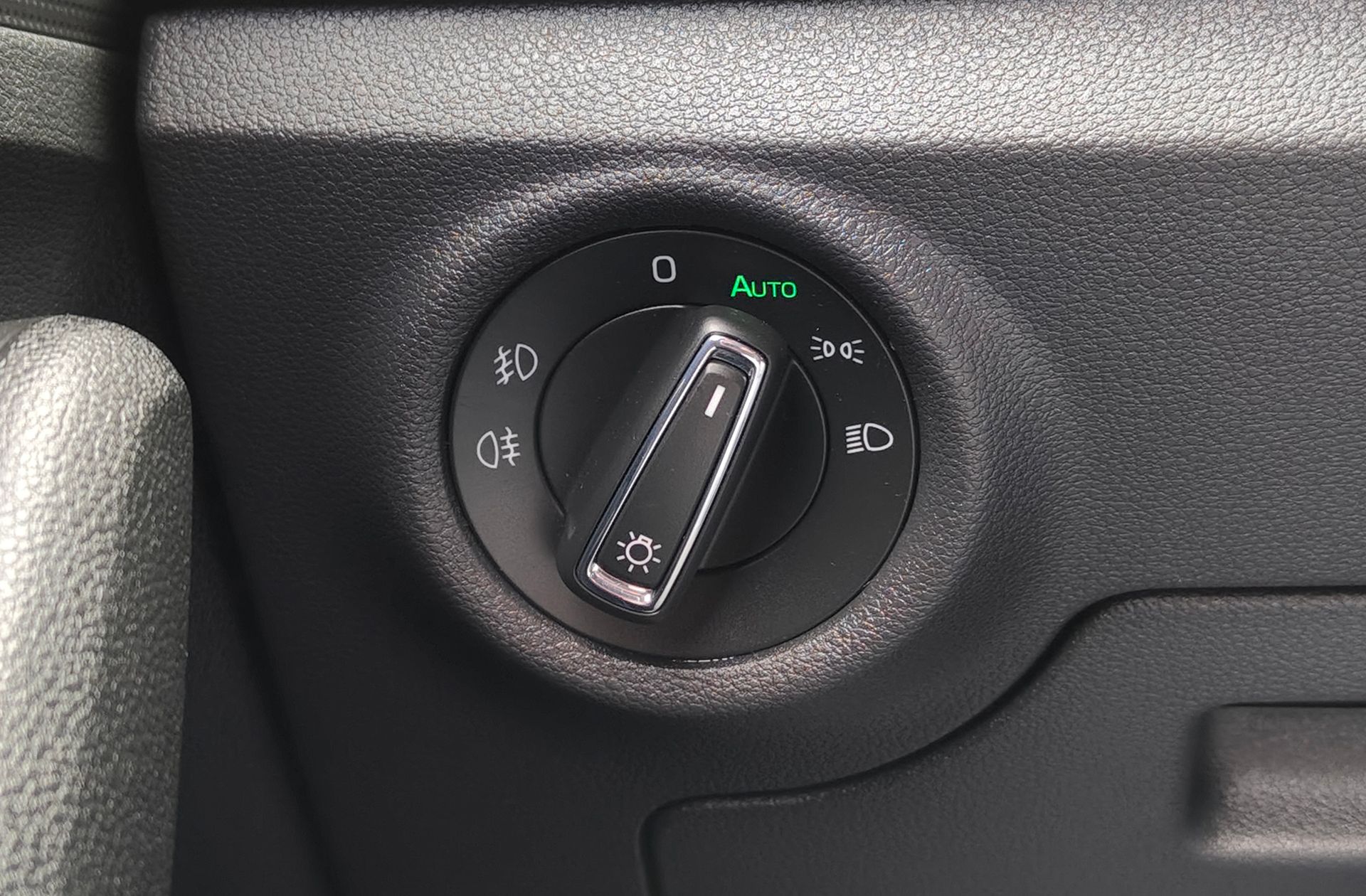 Škoda Scala 1.5 TSI Montecarlo DSG - foto 30