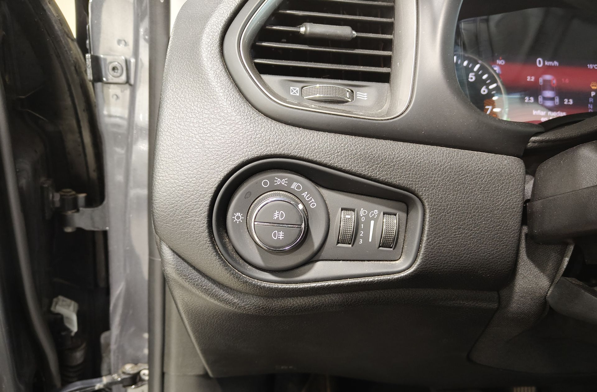 Jeep Renegade eHybrid 1.5 Limited ATX - foto 10