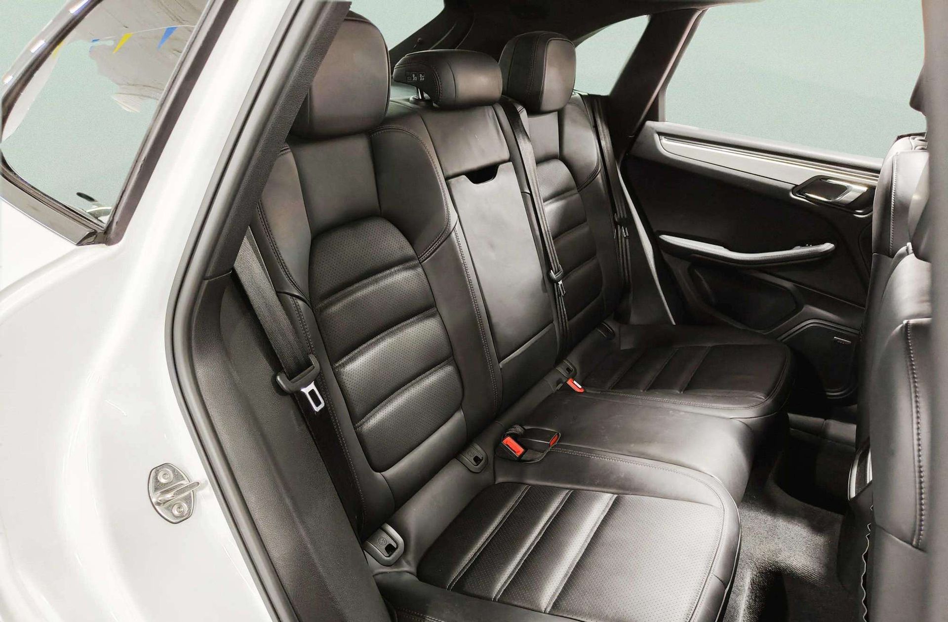 Porsche Macan Turbo - foto 28