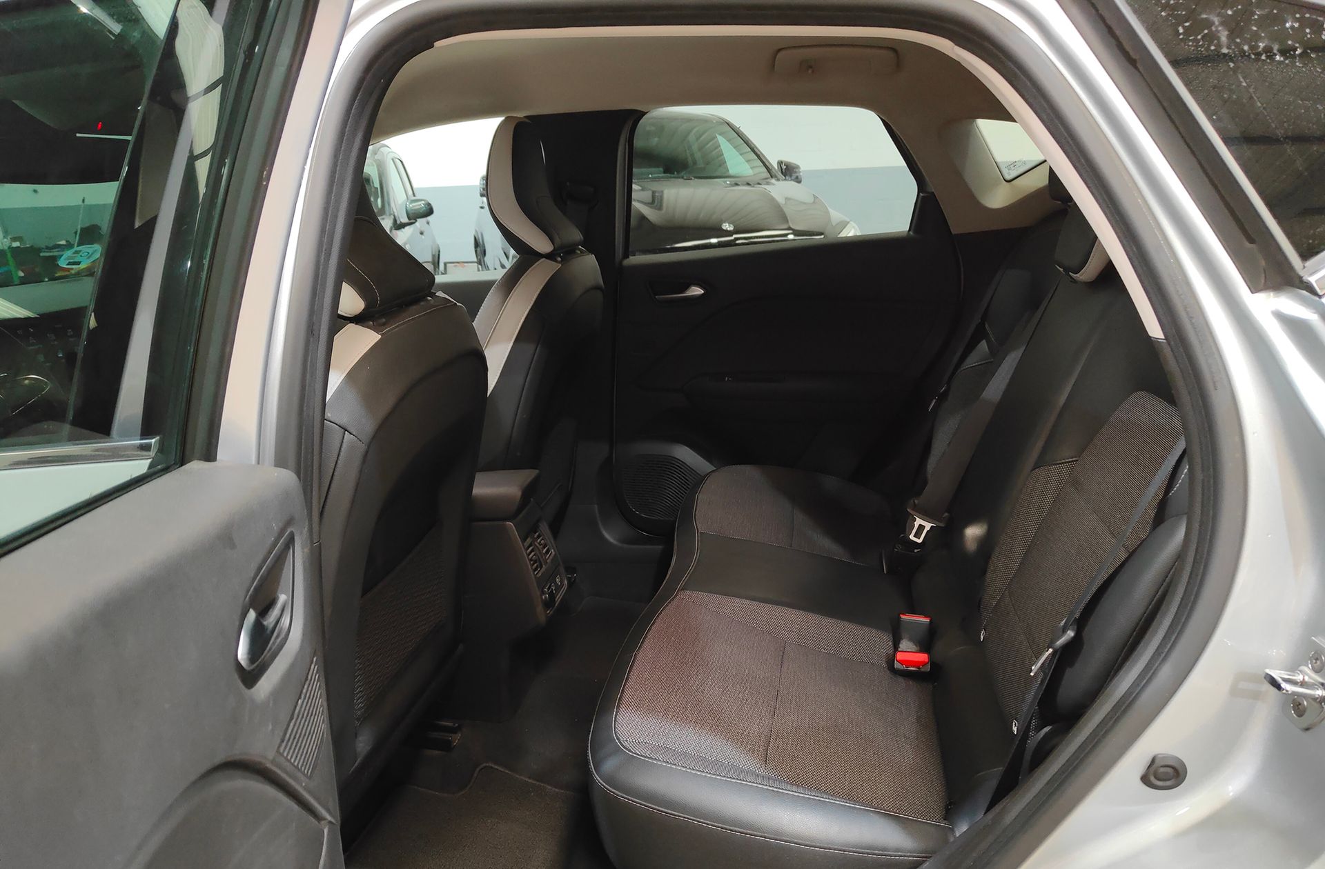 Renault Captur Zen TCe - foto 12