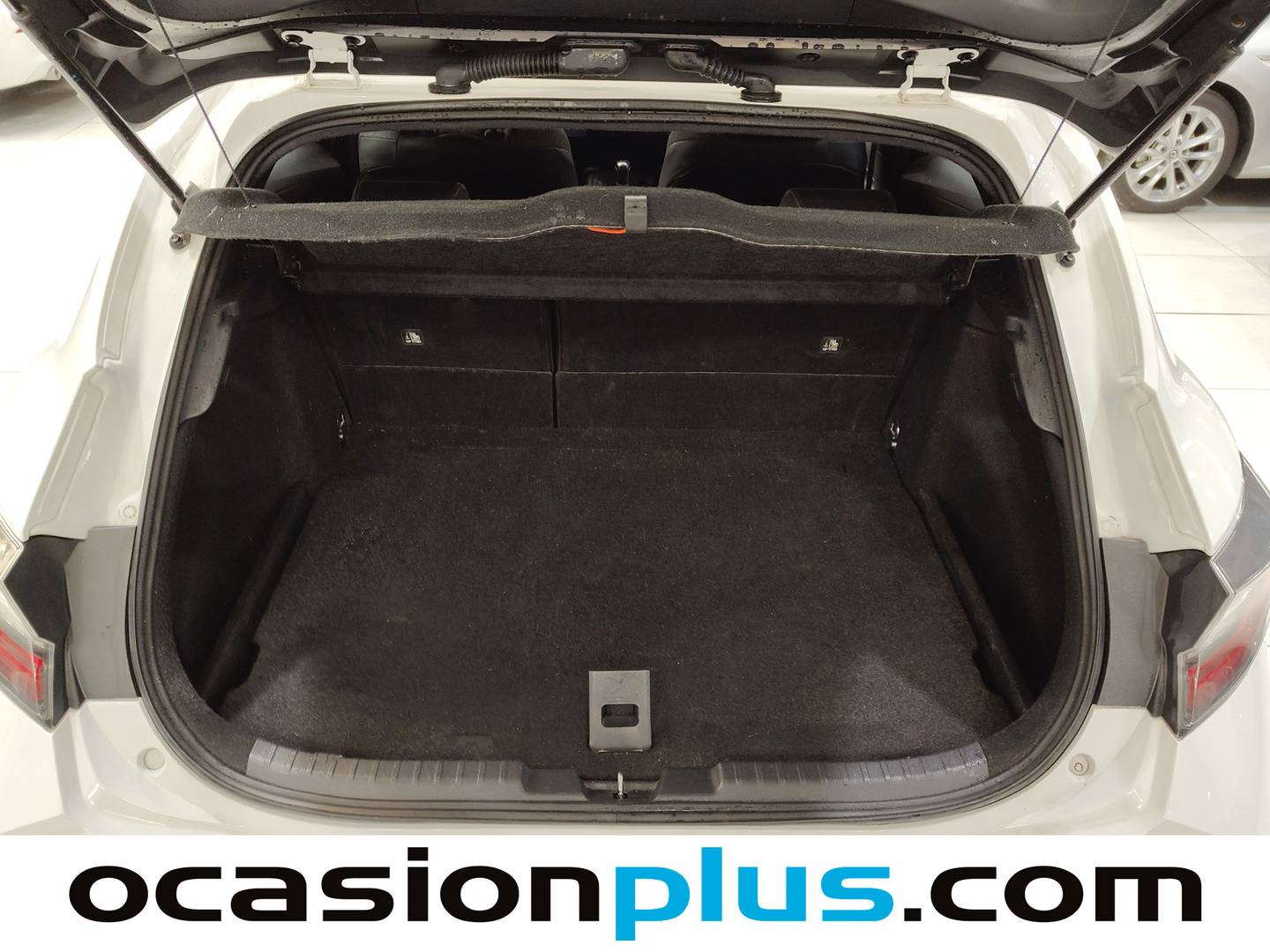 Fotos maletero Toyota Corolla Toyota Corolla 2.0 180H Style E-CVT (180 CV)