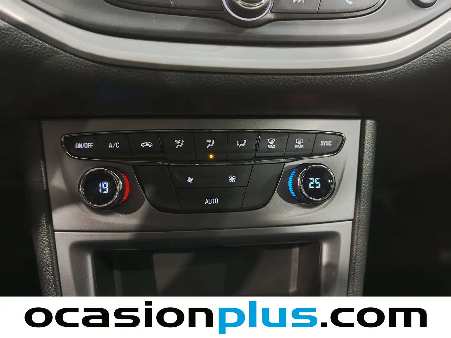 Foto Opel Astra Opel Astra 1.6 CDTi S&S Selective (110 CV)