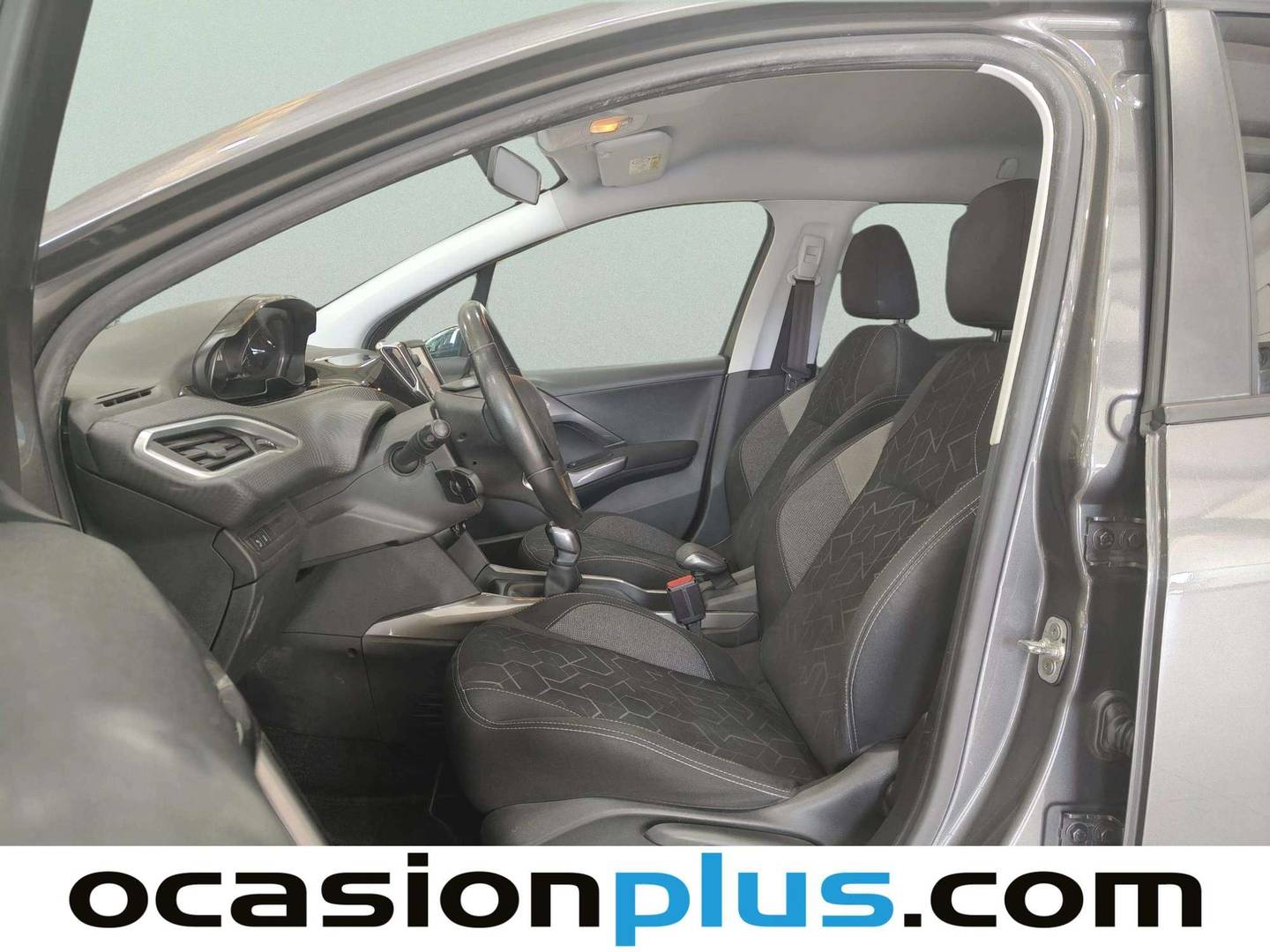 Foto asientos delanteros Peugeot 2008 Peugeot 2008 BlueHDi 100 Style (100 CV)