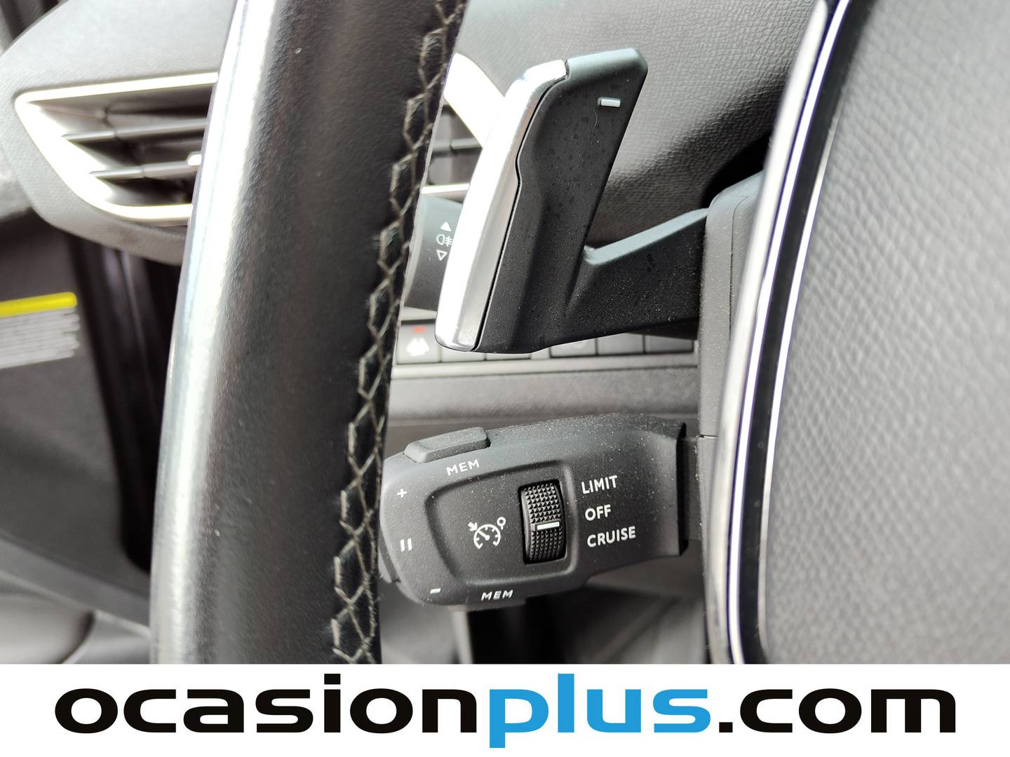 Foto Peugeot 3008 Hybrid Peugeot 3008 Hybrid 300 Allure Pack e-EAT8 (300 CV)