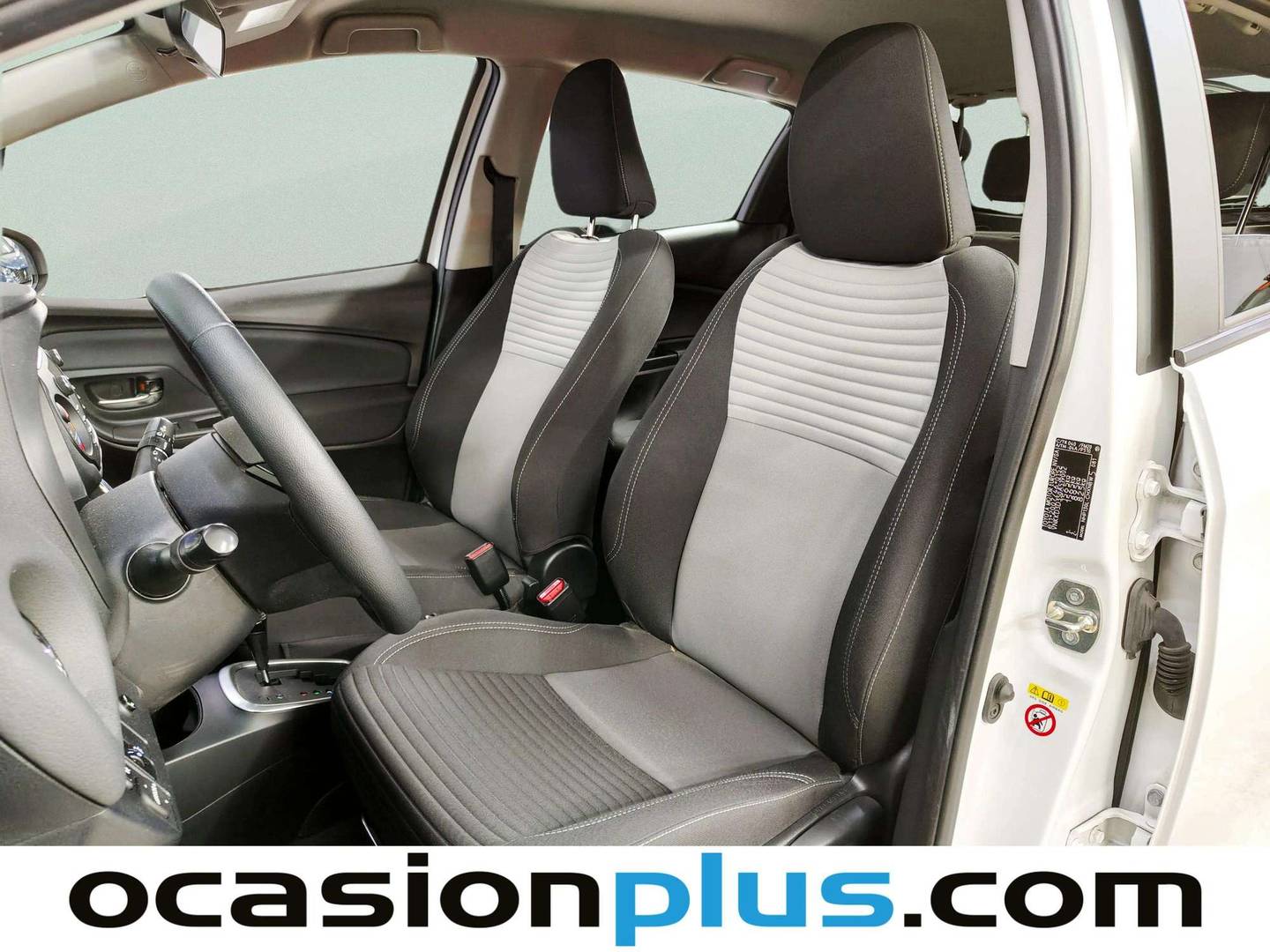 Foto asientos delanteros Toyota Yaris Toyota Yaris 1.5 Hybrid Feel (100 CV)