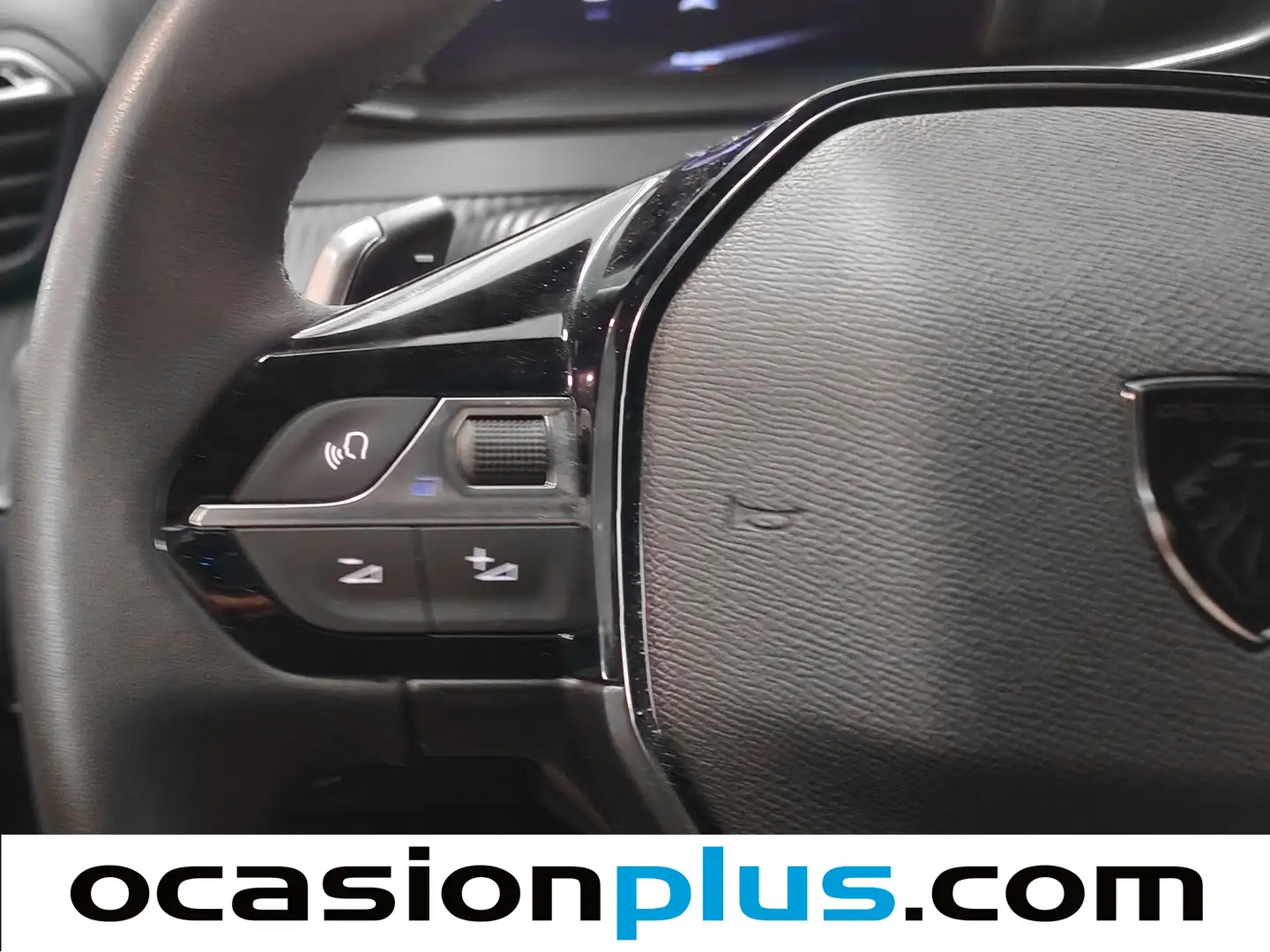 Foto Peugeot 2008 Peugeot 2008 Allure Hybrid eDCS6 (145 CV)