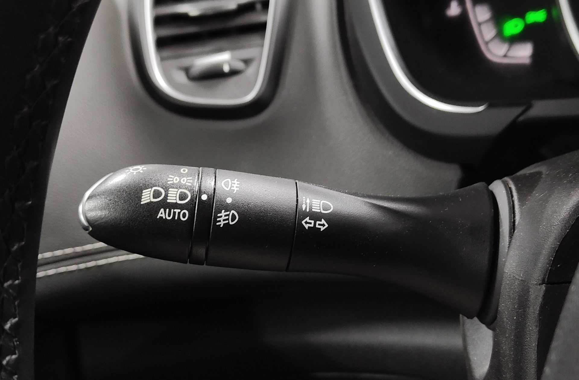 Renault Scénic Zen TCe GPF EDC - foto 24